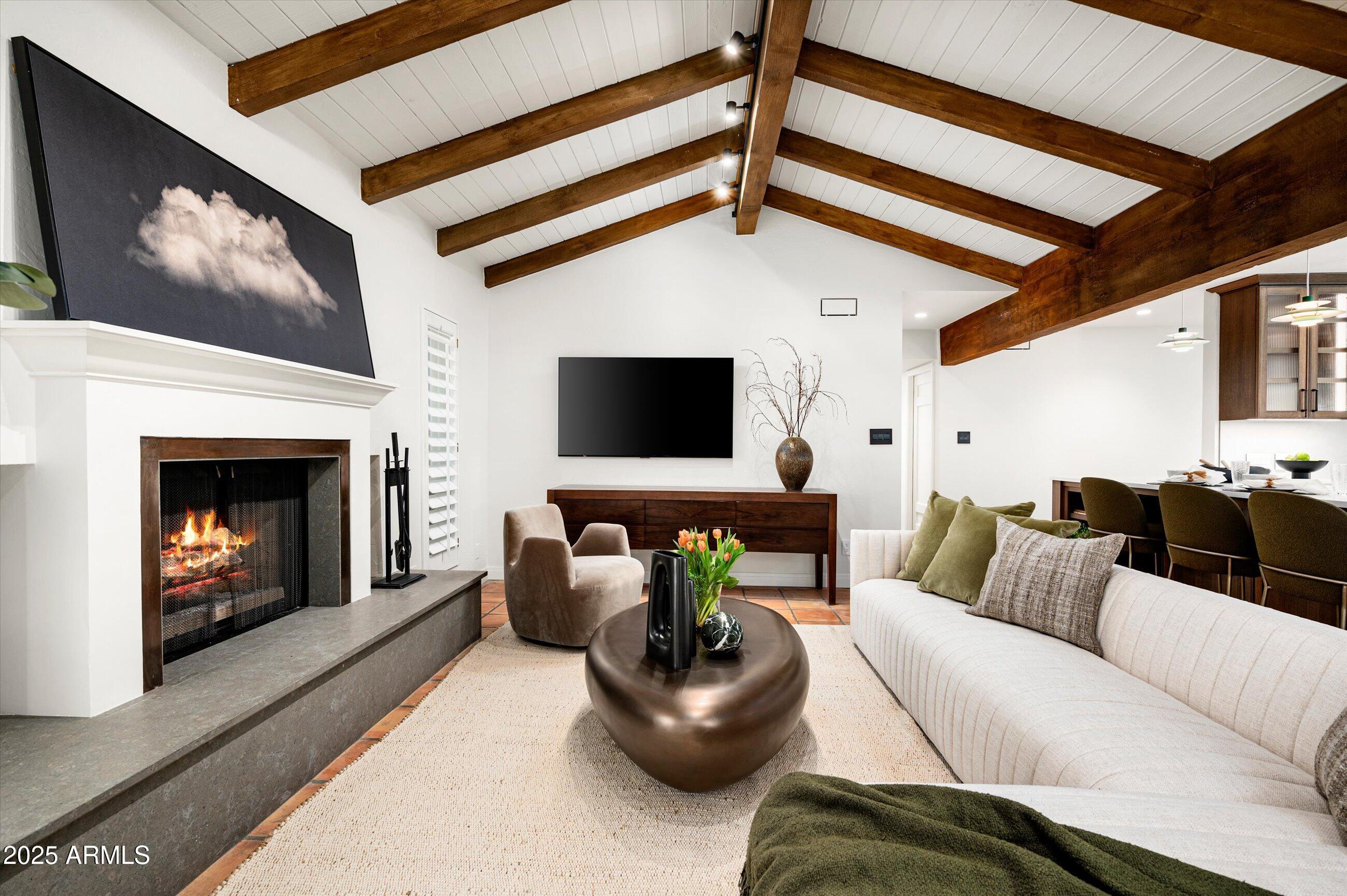 7360 E LINCOLN Drive 1