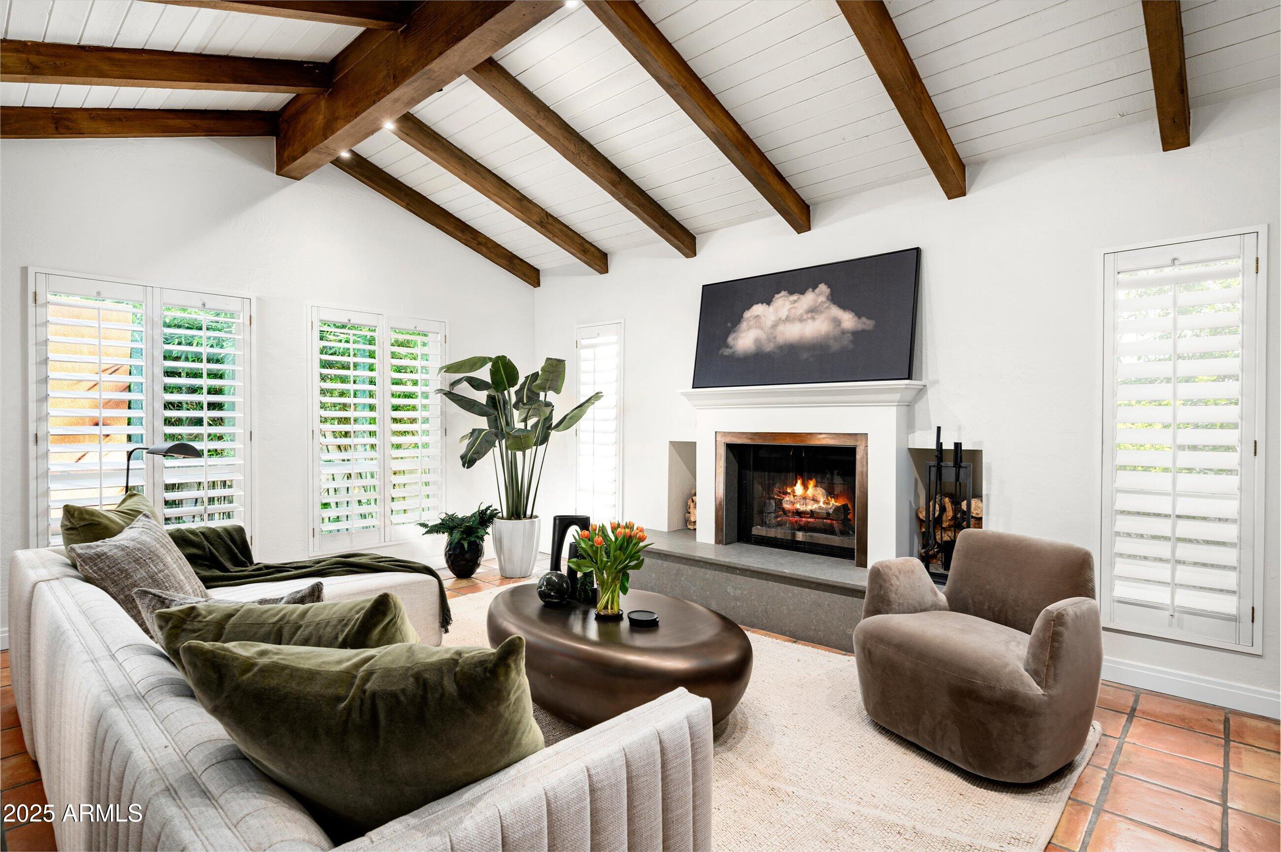 7360 E LINCOLN Drive 1