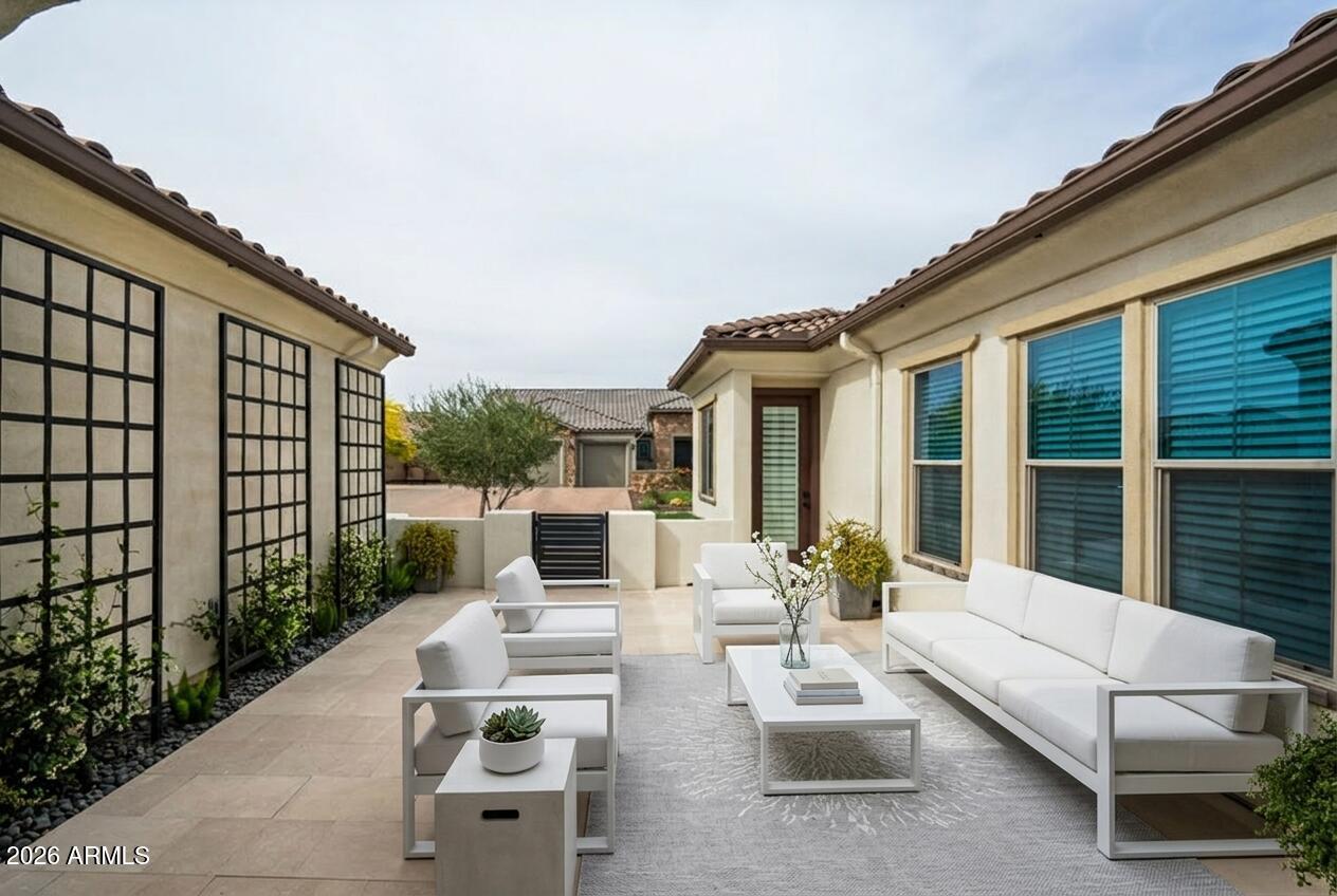 5537 E VIA CABALLO BLANCO --