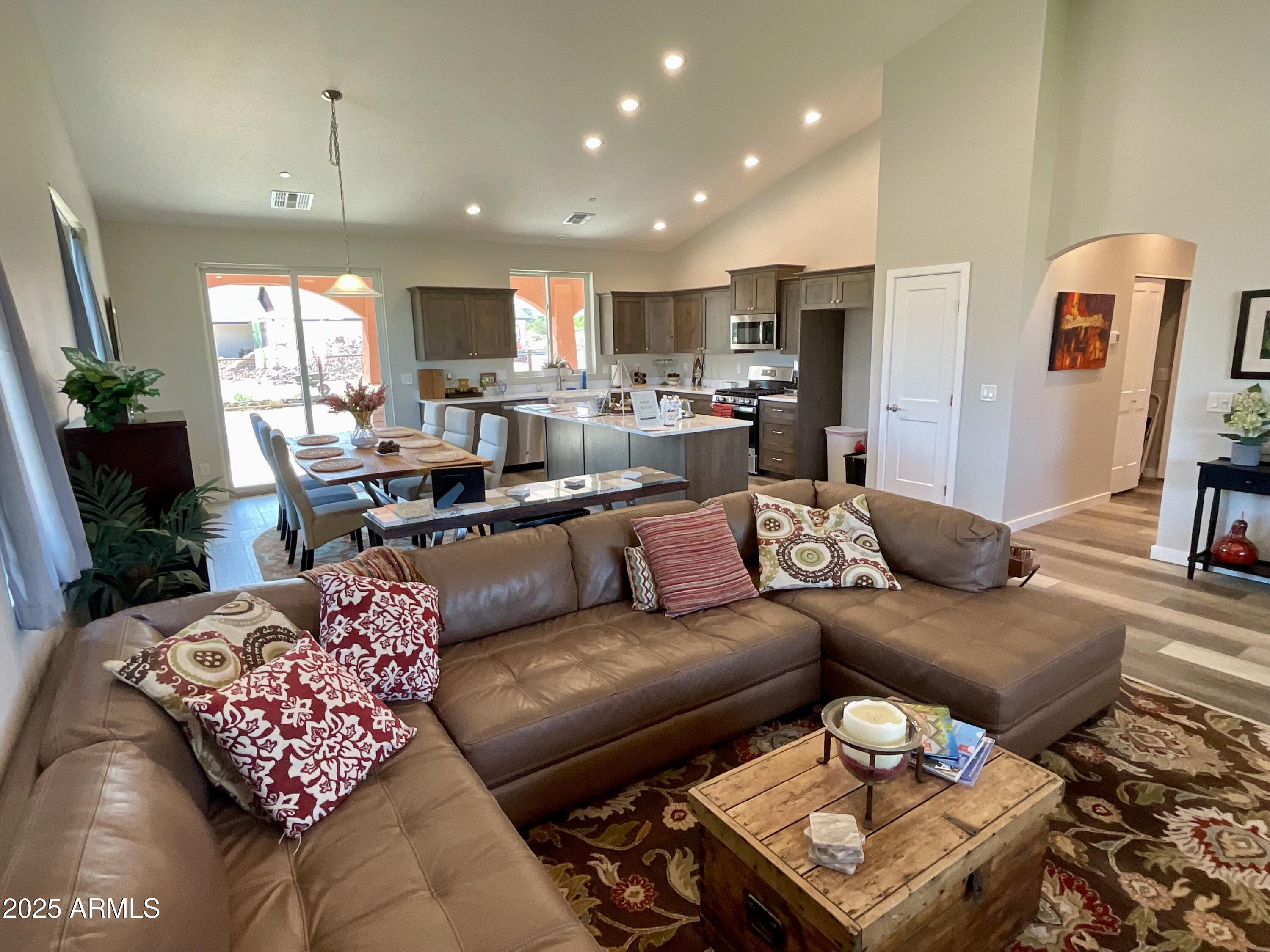 490 KINDRA HEIGHTS Road