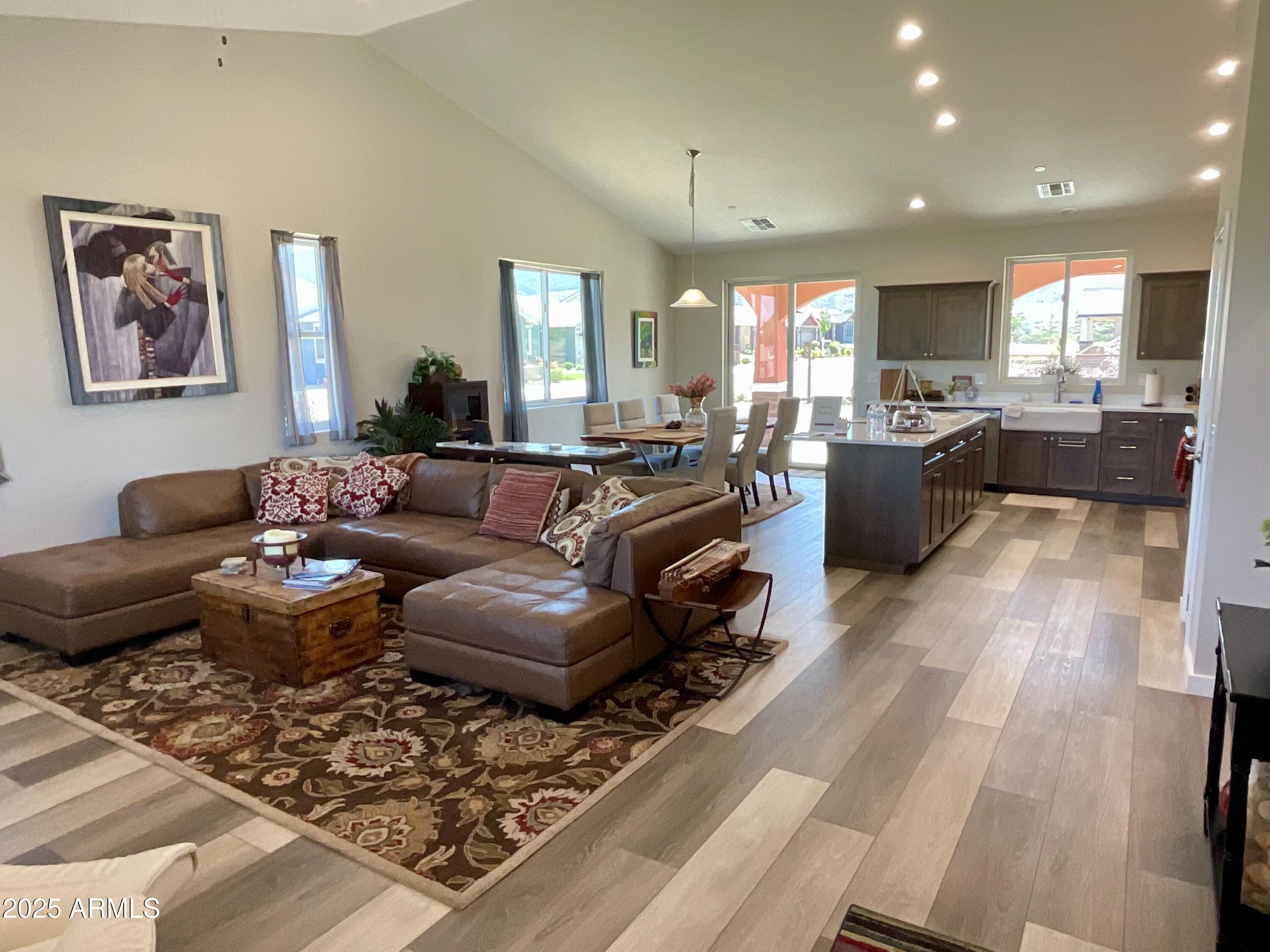 490 KINDRA HEIGHTS Road