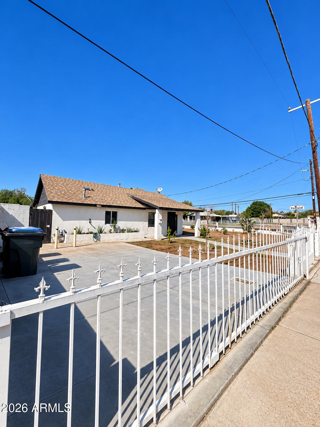 1048 N 27TH Place