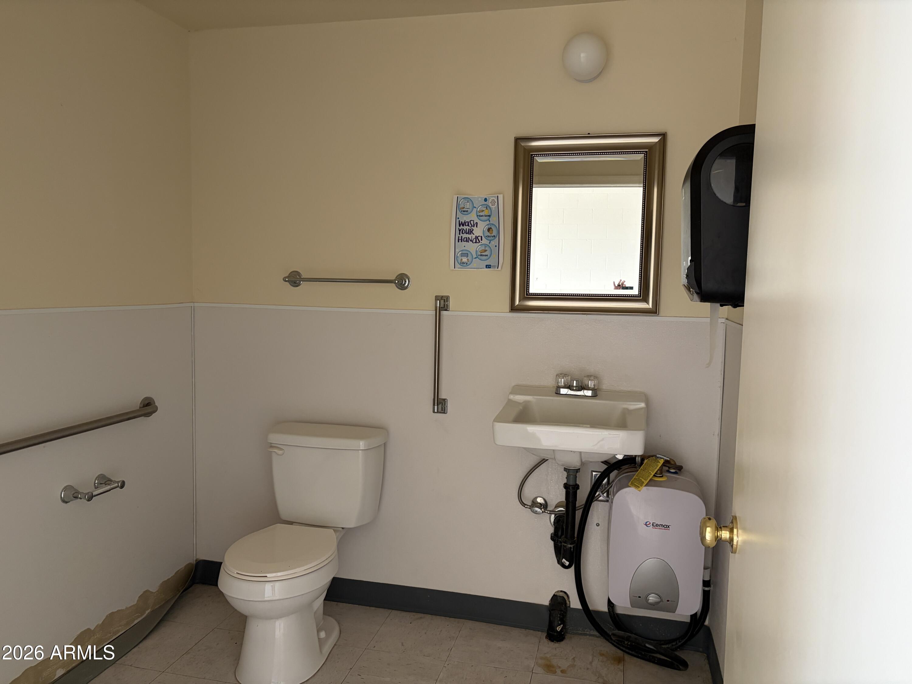 2114 W APACHE Trail 7