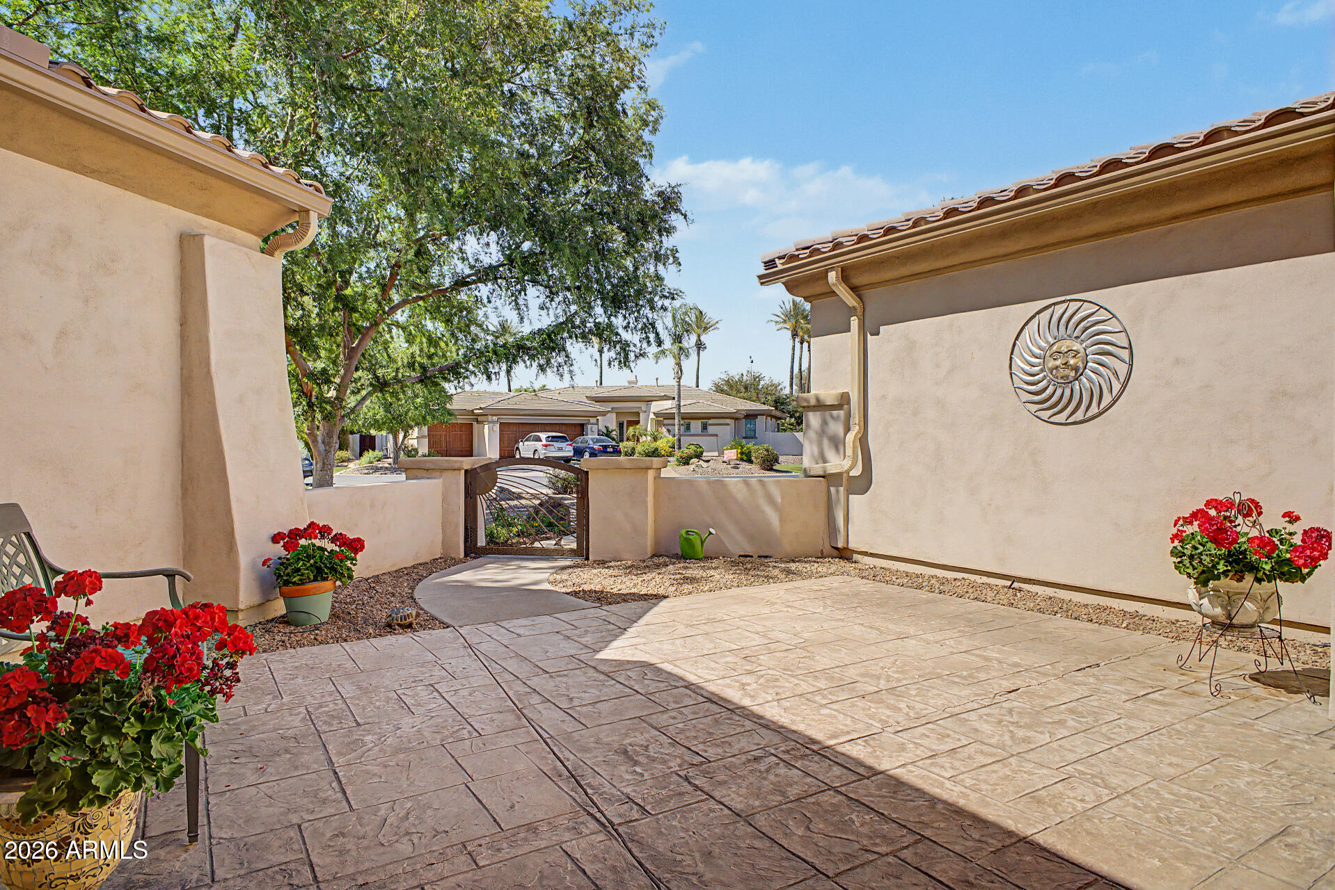 975 E COUNTY DOWN Drive