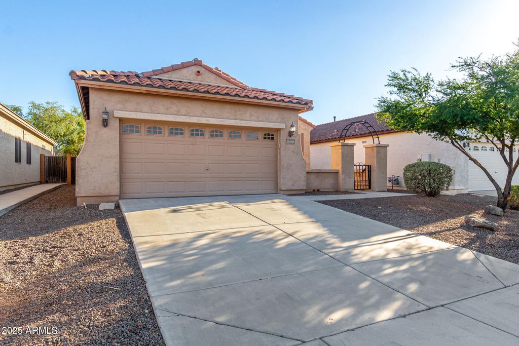 Photo of 26189 W Runion Drive, Buckeye, AZ 85396 (MLS # 6928726)
