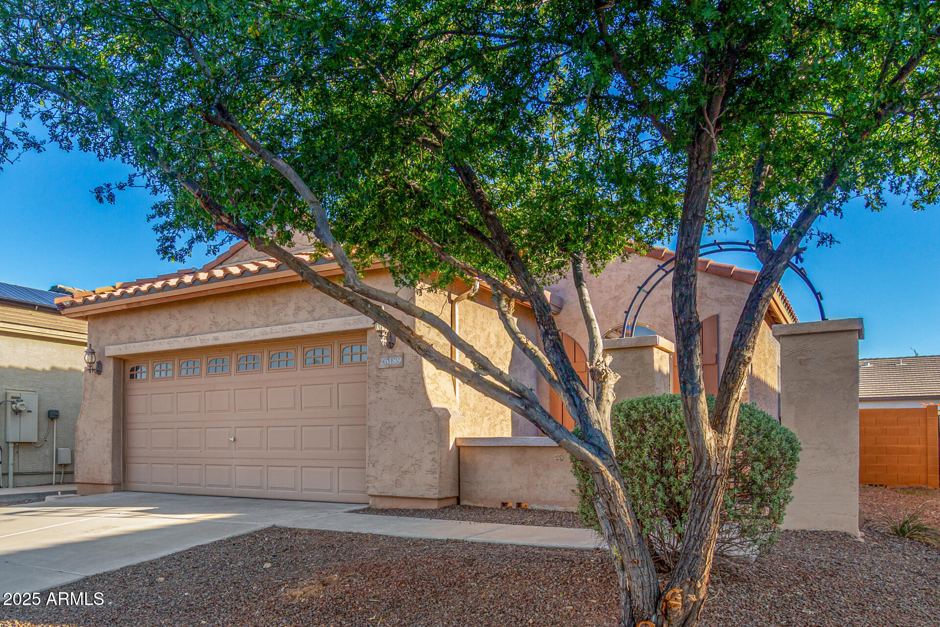 26189 W RUNION Drive