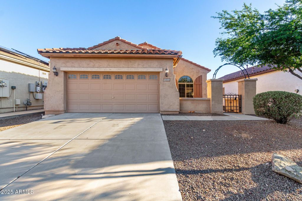 Photo of 26189 W Runion Drive, Buckeye, AZ 85396 (MLS # 6928726)
