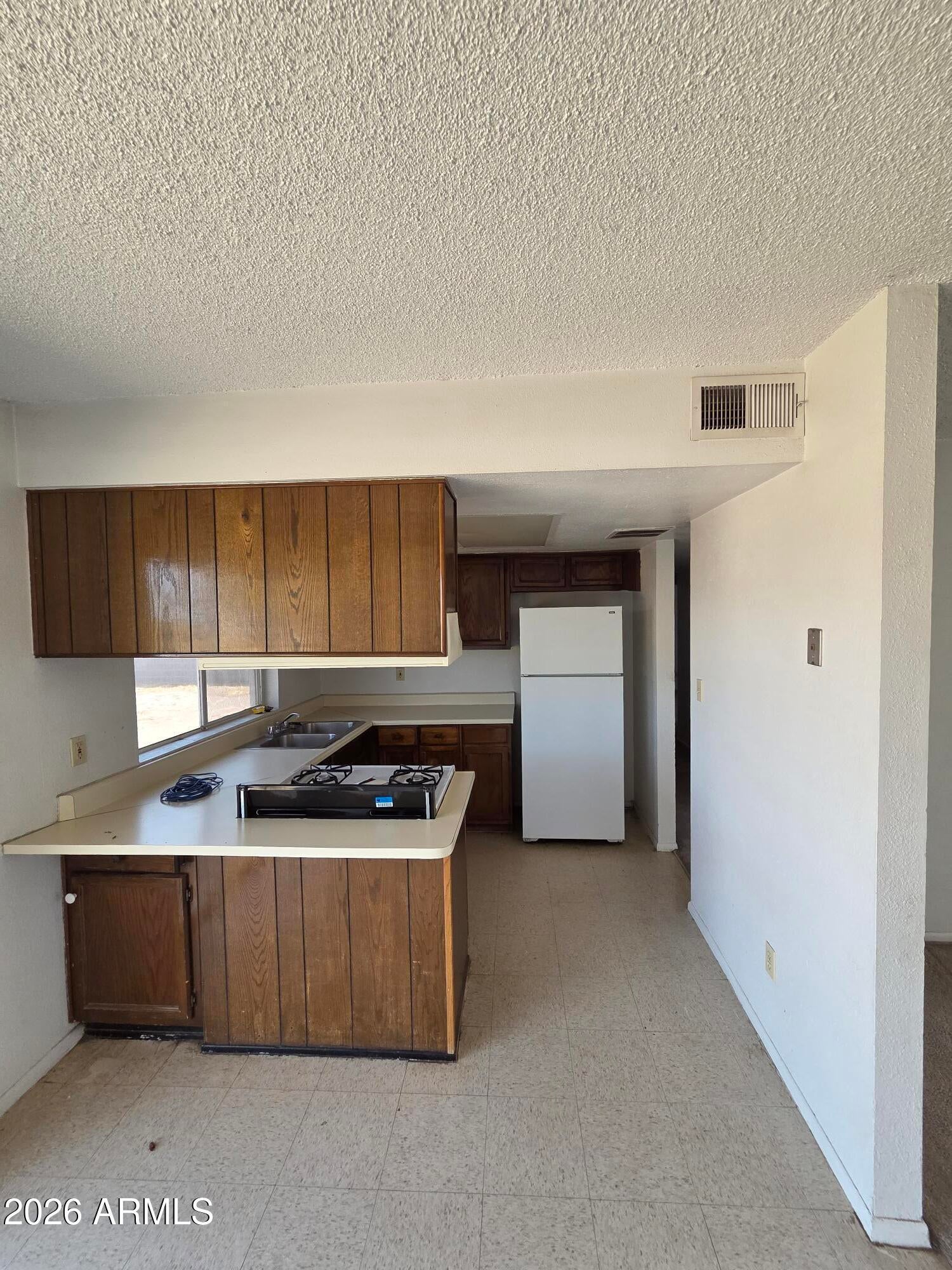 1708 W MICHELLE Drive