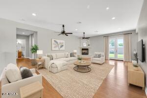 4213 E Edgemont Avenue