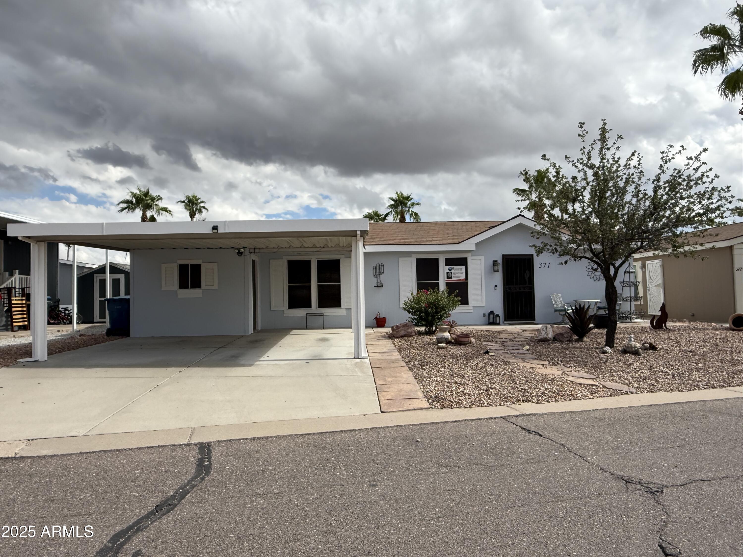 2000 S Apache Road 371