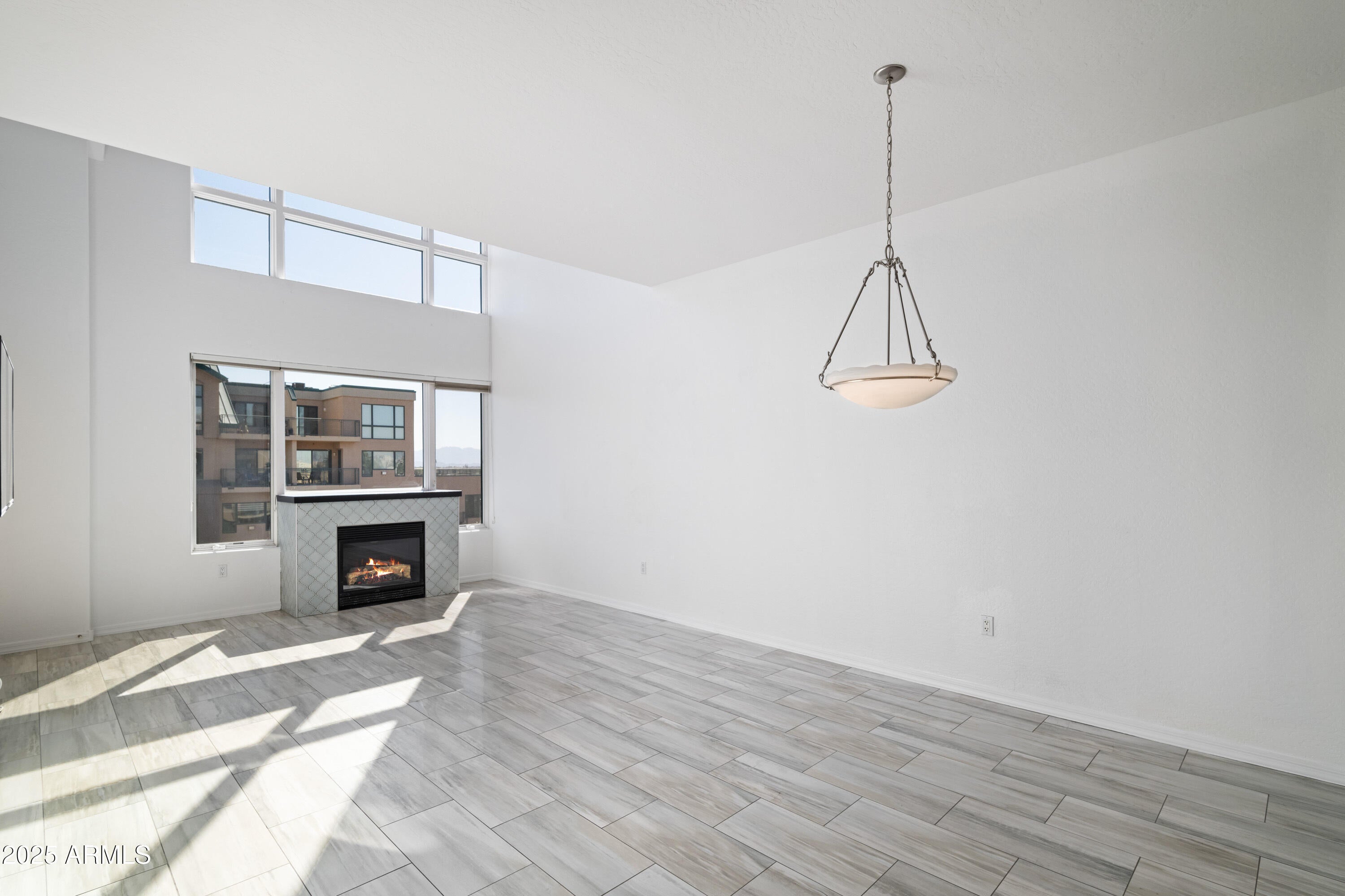 17 W VERNON Avenue 619