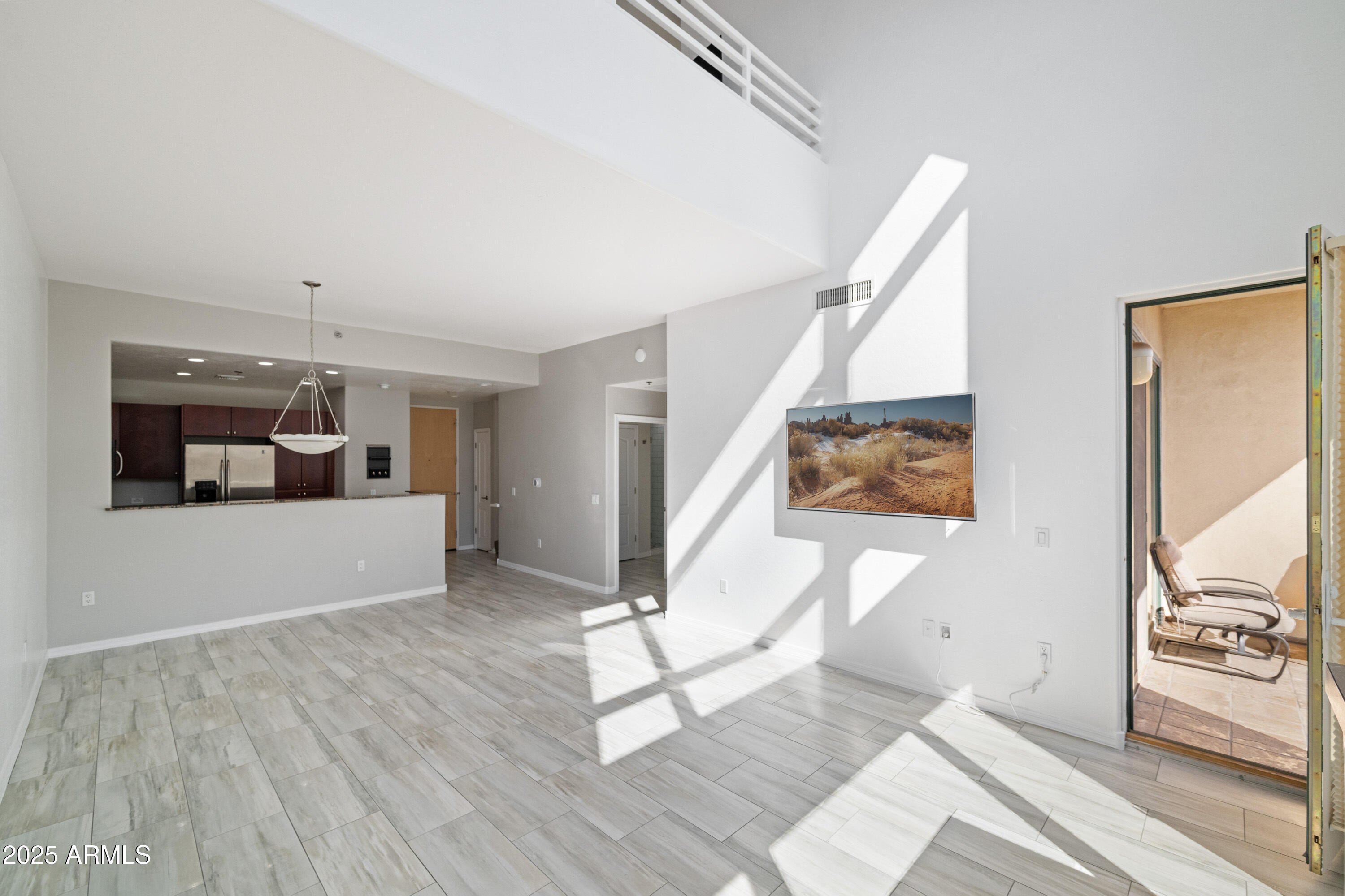 17 W VERNON Avenue 619