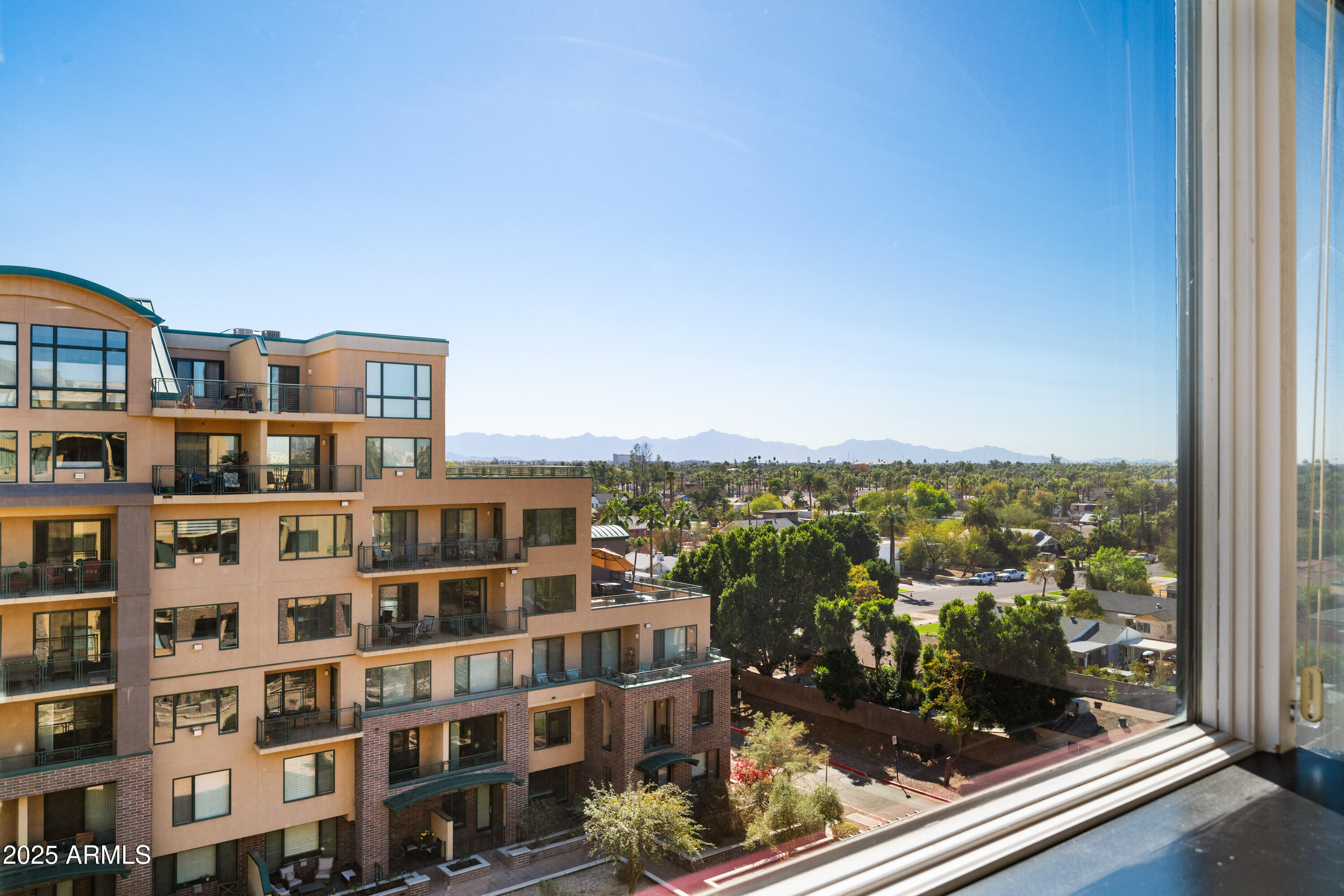 17 W VERNON Avenue 619