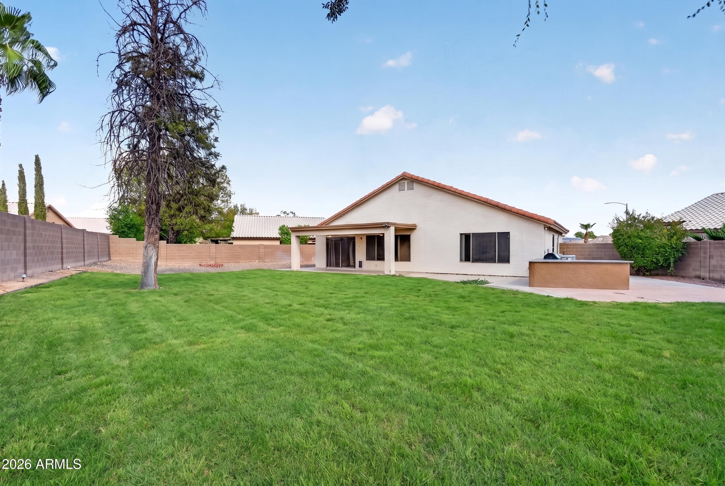 8756 W LONE CACTUS Drive