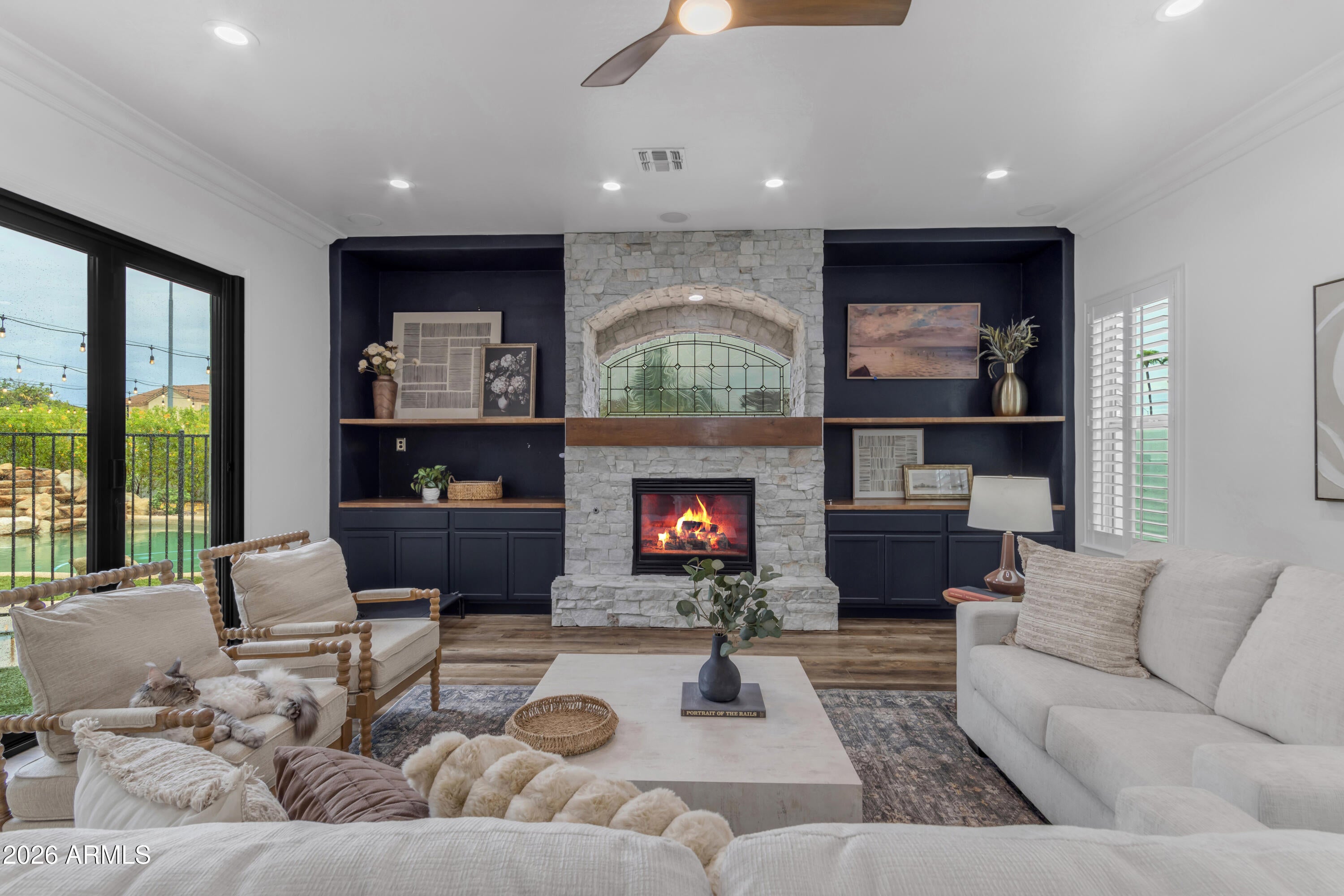 1261 N LOS ALAMOS --