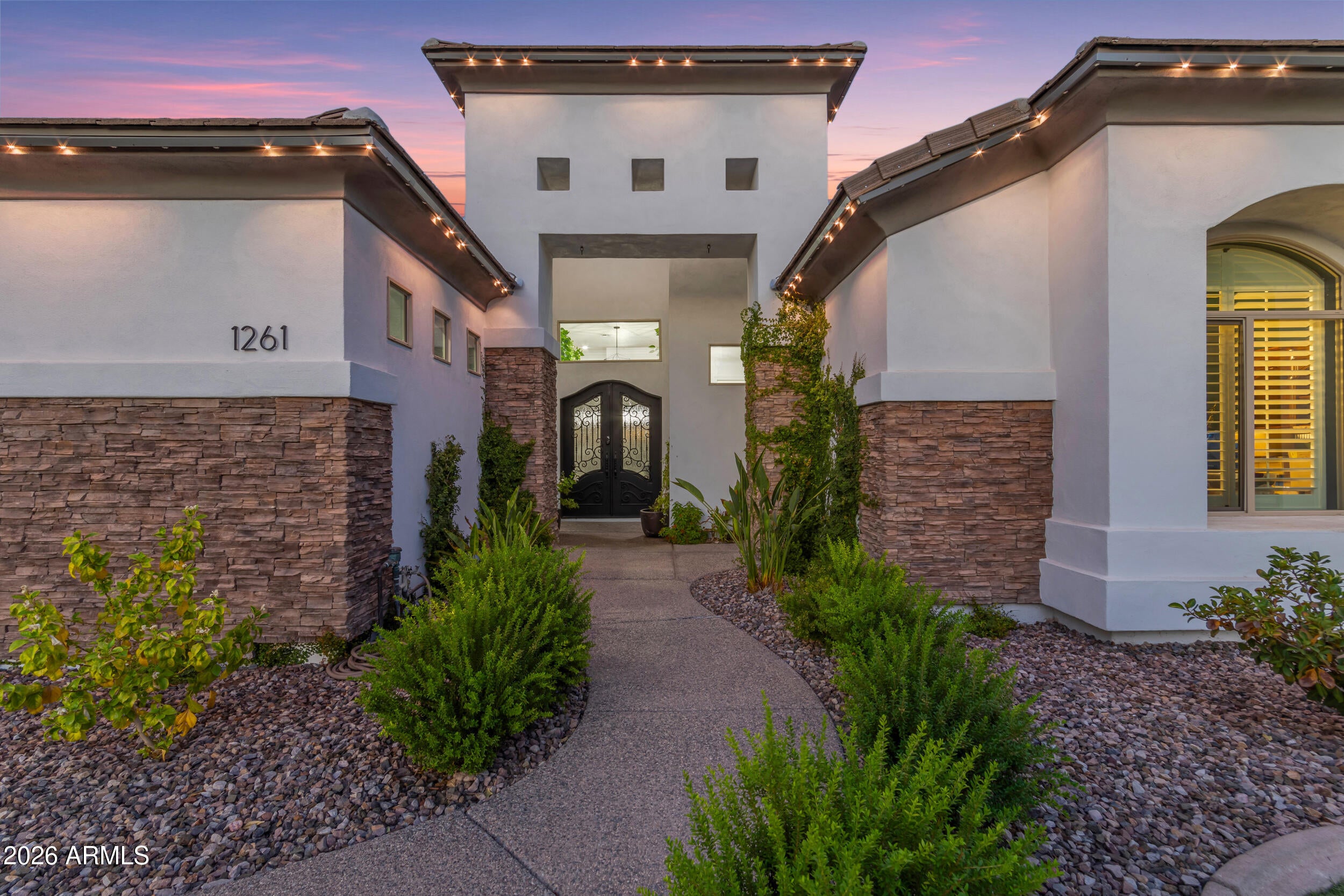 1261 N LOS ALAMOS --