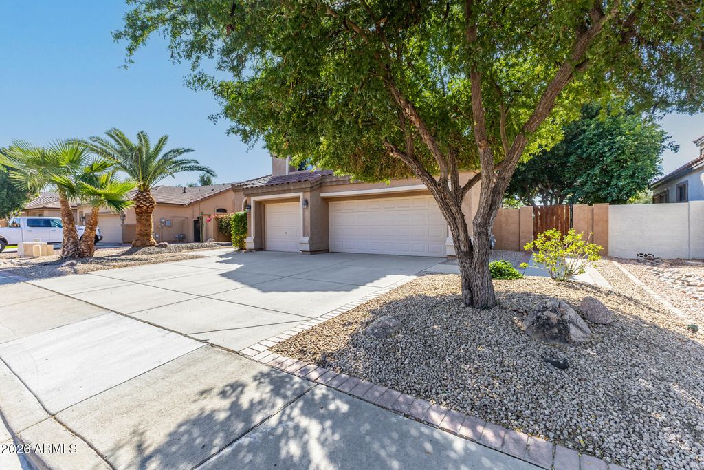 Photo of 7173 W Trails Drive, Glendale, AZ 85308 (MLS # 6994752)