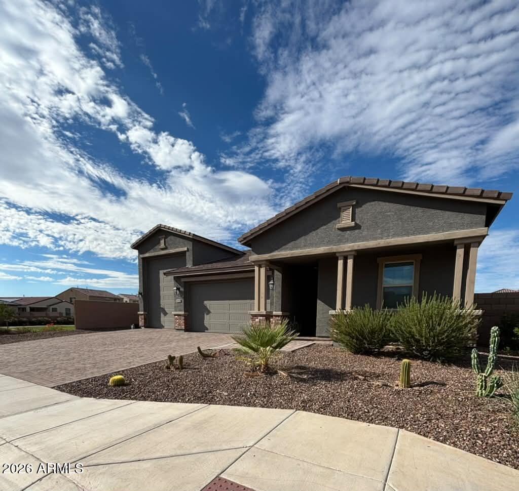 5232 W ROUNDHOUSE Road