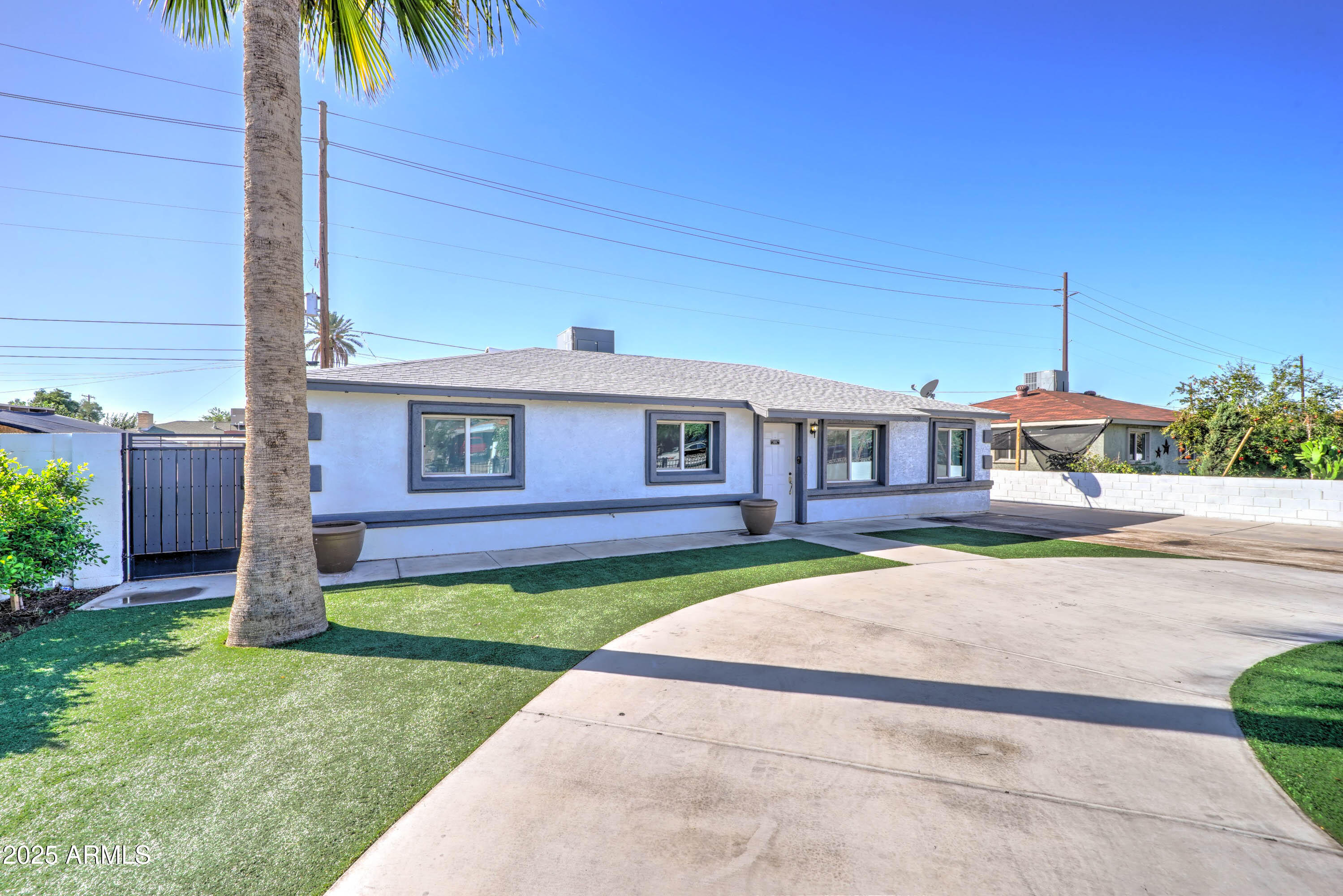 3029 W Montebello Avenue