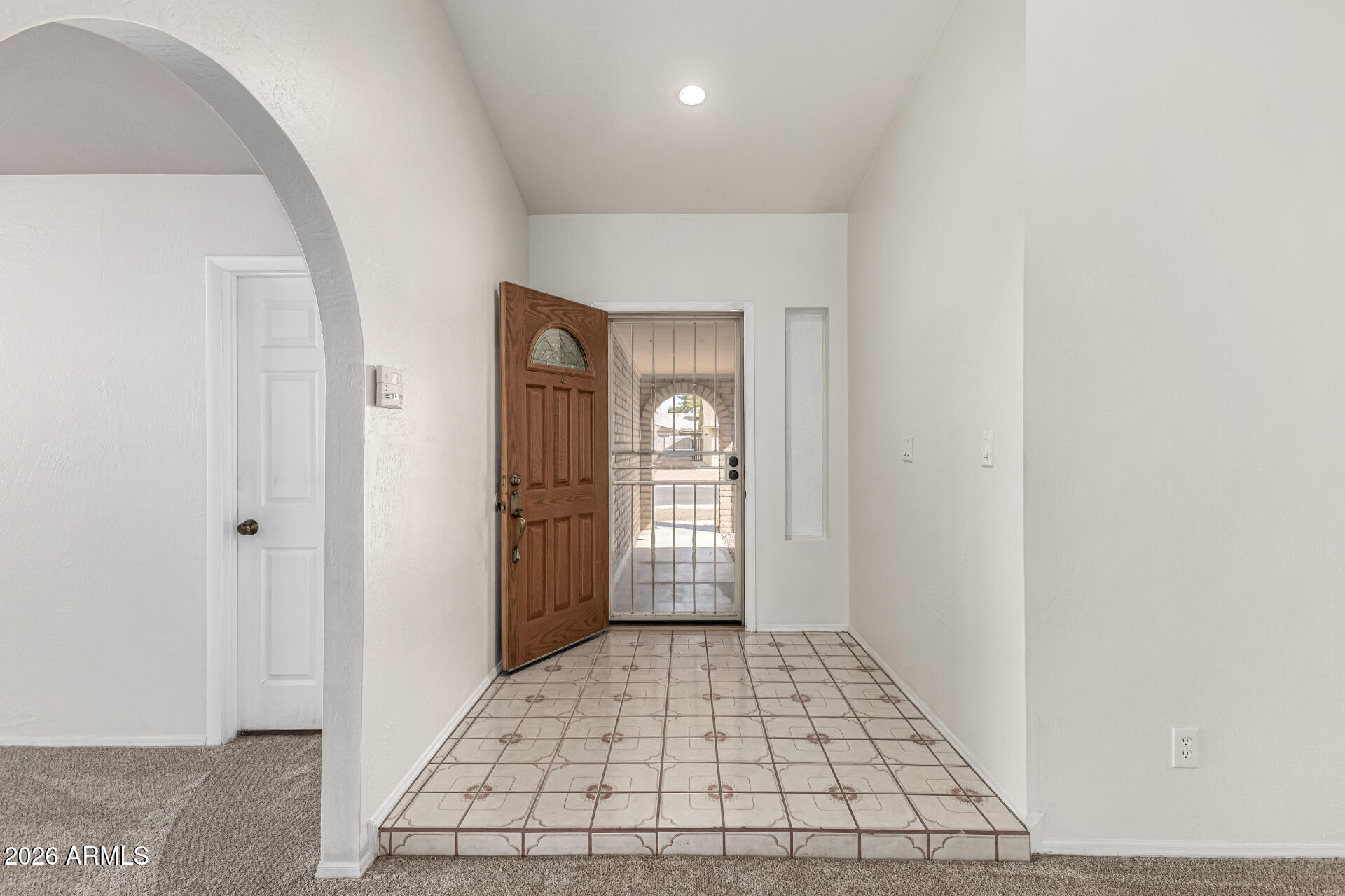 2205 E EL MORO Avenue