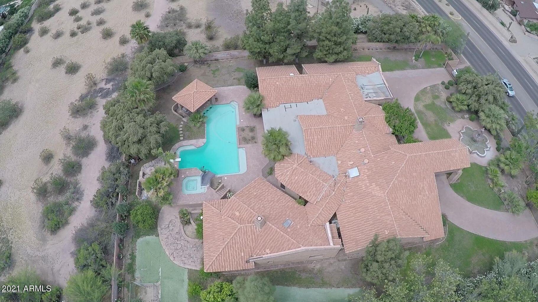 6723 E LINCOLN Drive