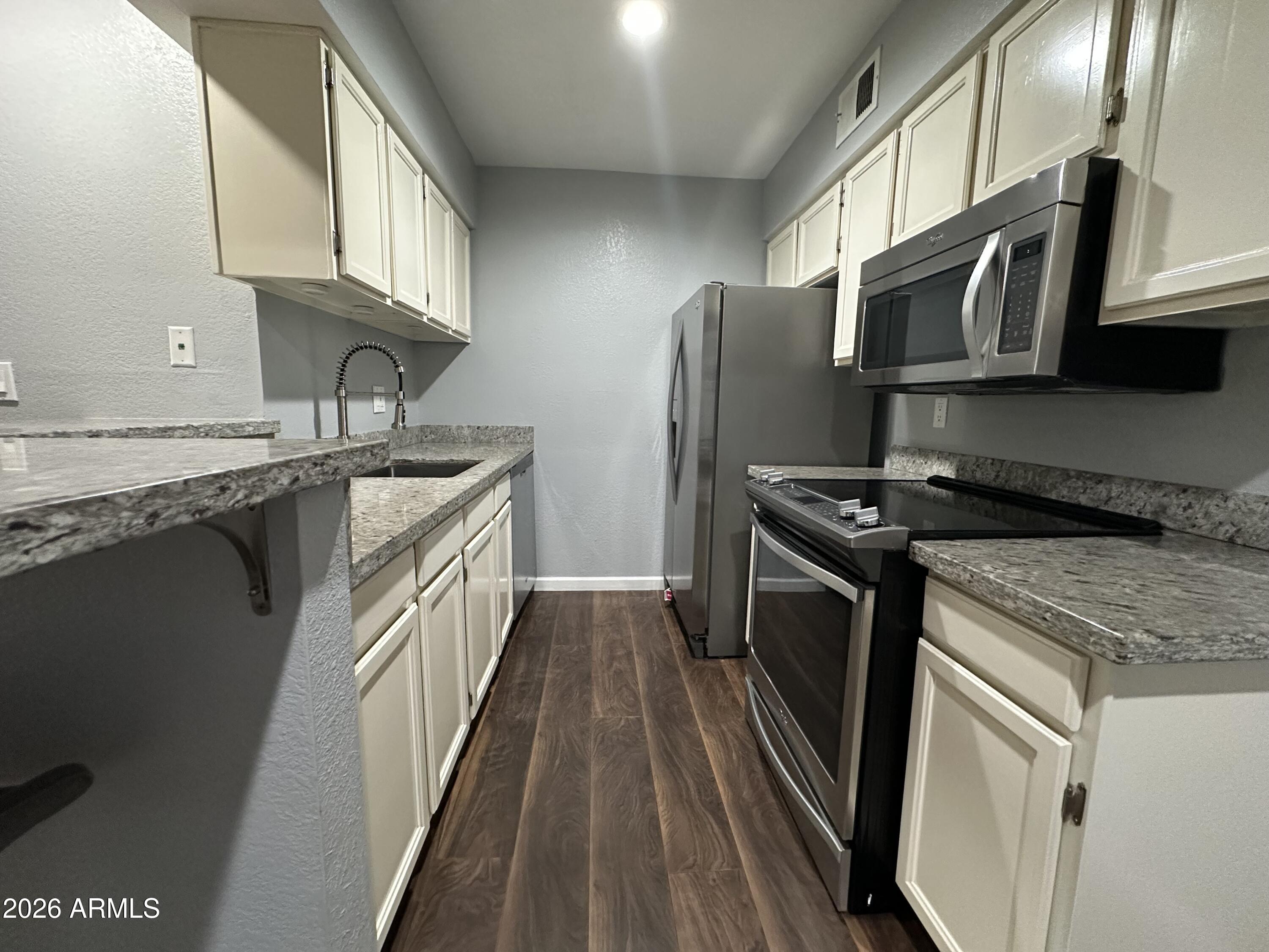 10610 S 48TH Street 1005