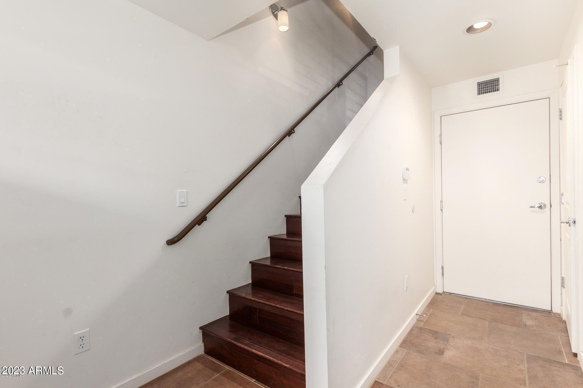 525 W LAKESIDE Drive 133