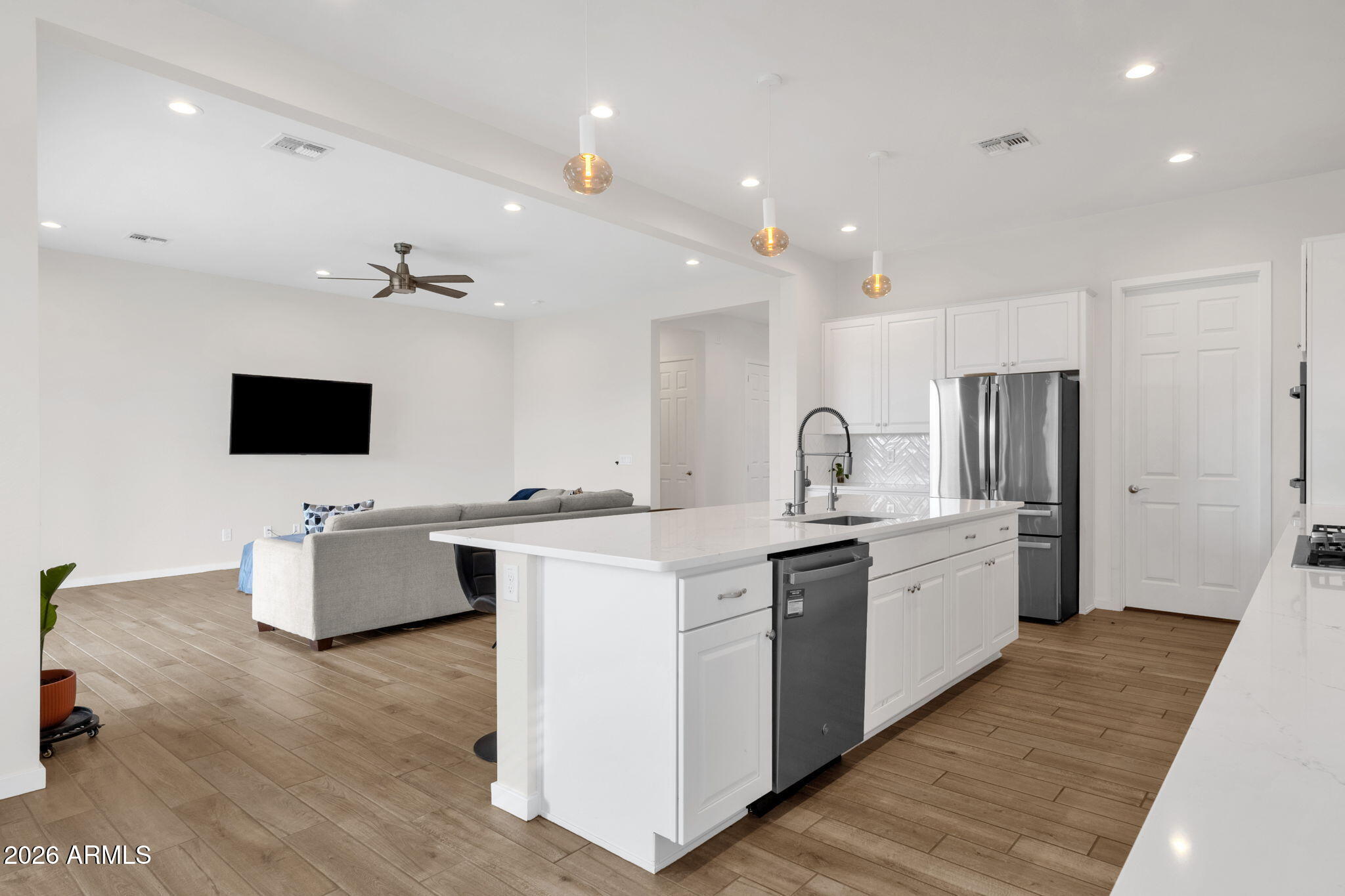 15713 W WASHINGTON Street