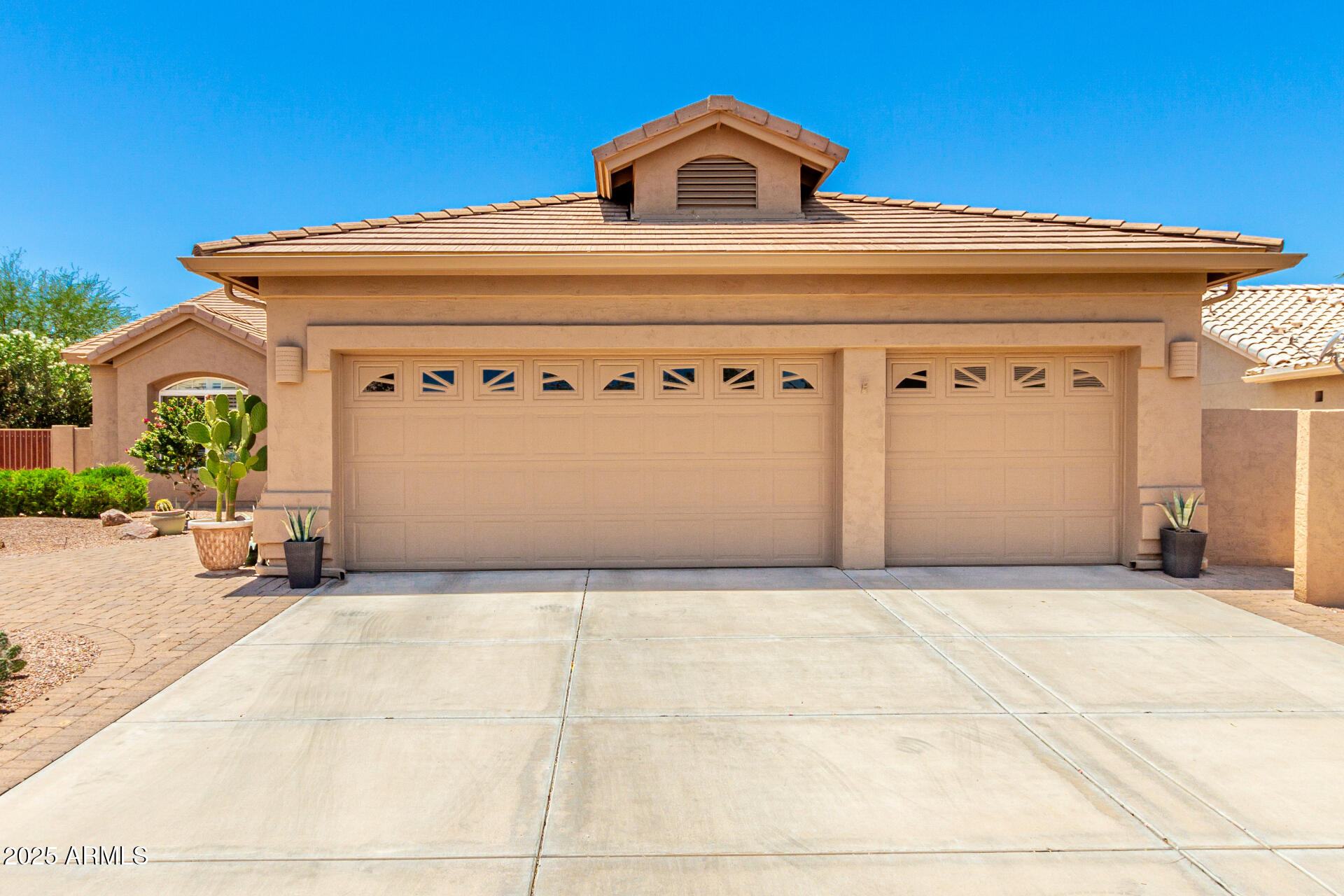 24210 S CACTUS FLOWER Drive