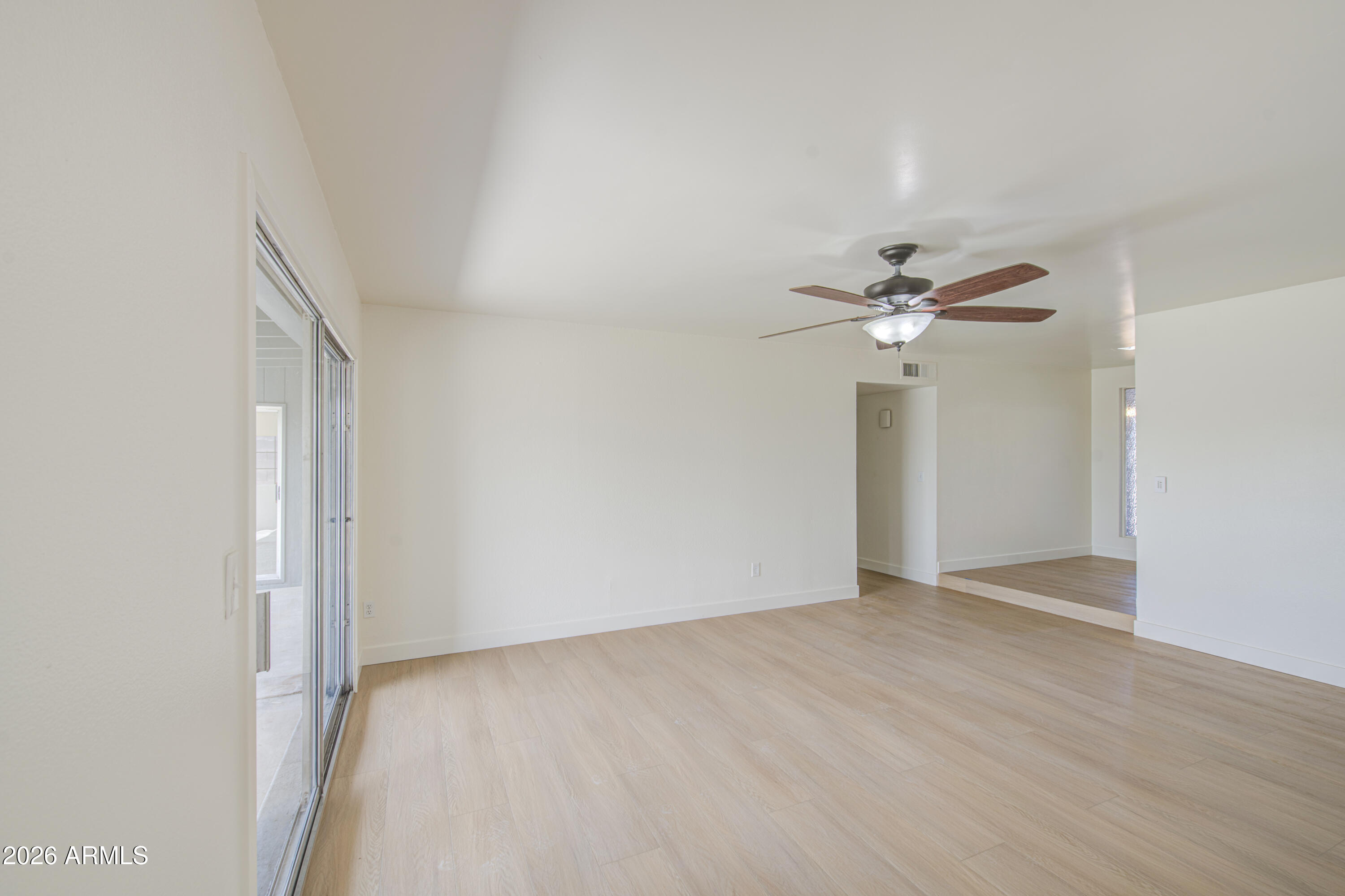 613 W PERALTA Avenue