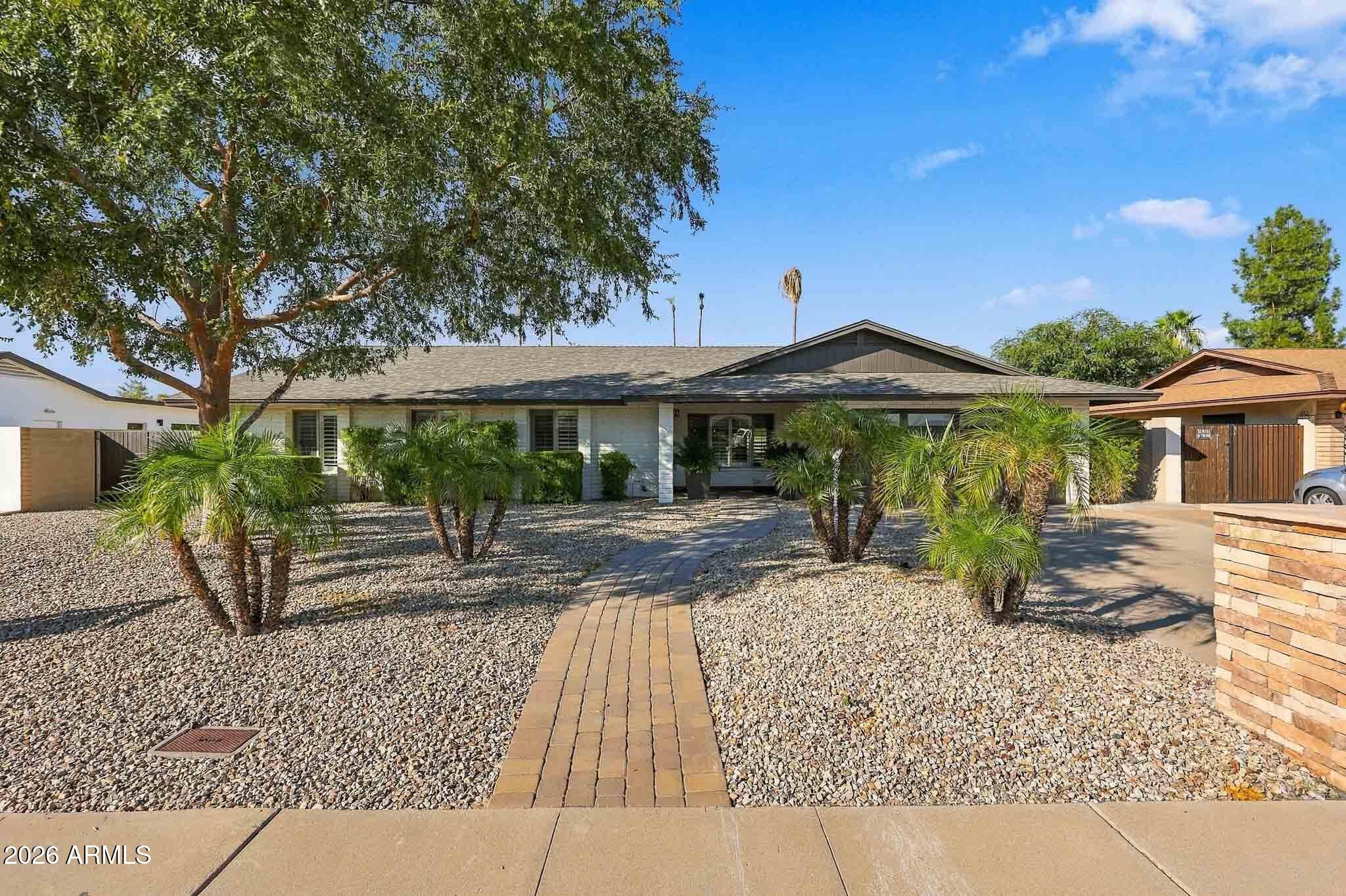 4438 E VOLTAIRE Avenue