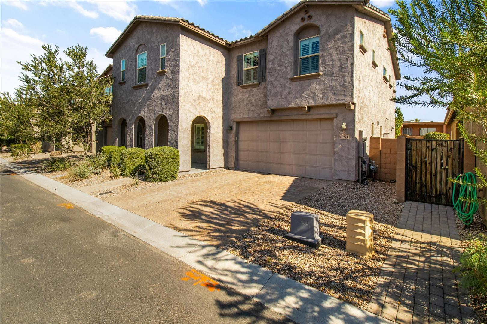 1063 N 70th Way
