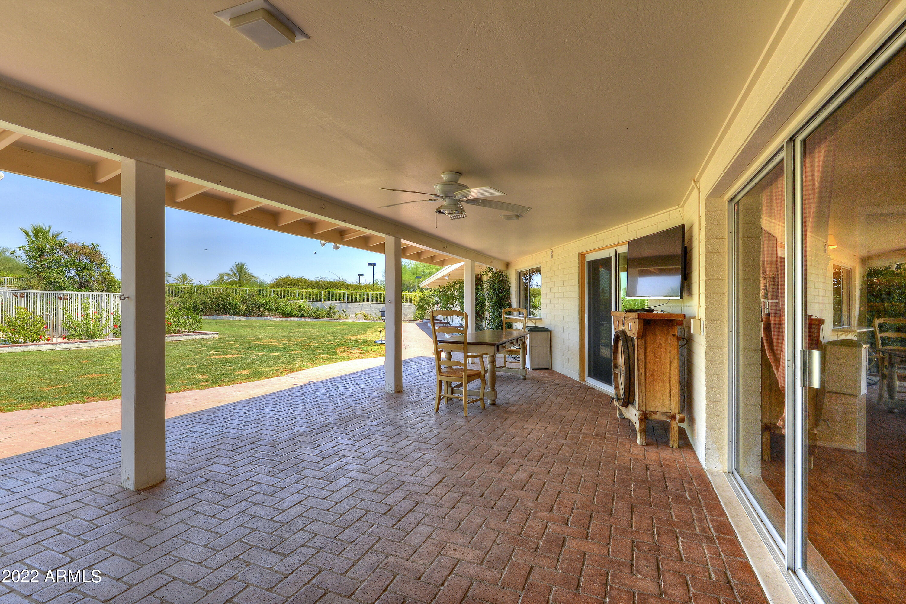 ROLLING HILLS - Residential