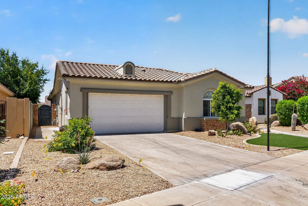 Photo of 14309 W Cypress Street, Goodyear, AZ 85395 (MLS # 7036943)