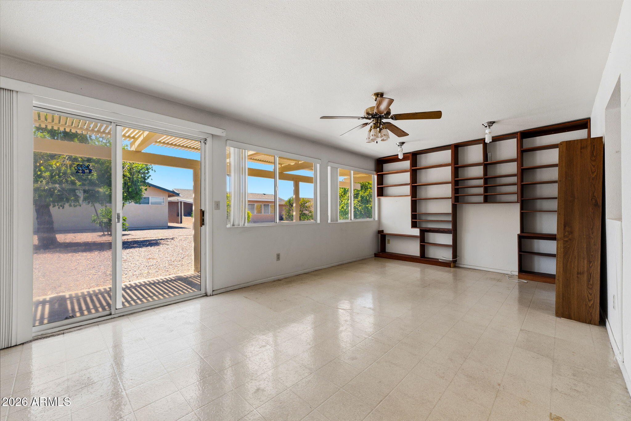 831 LEISURE WORLD --