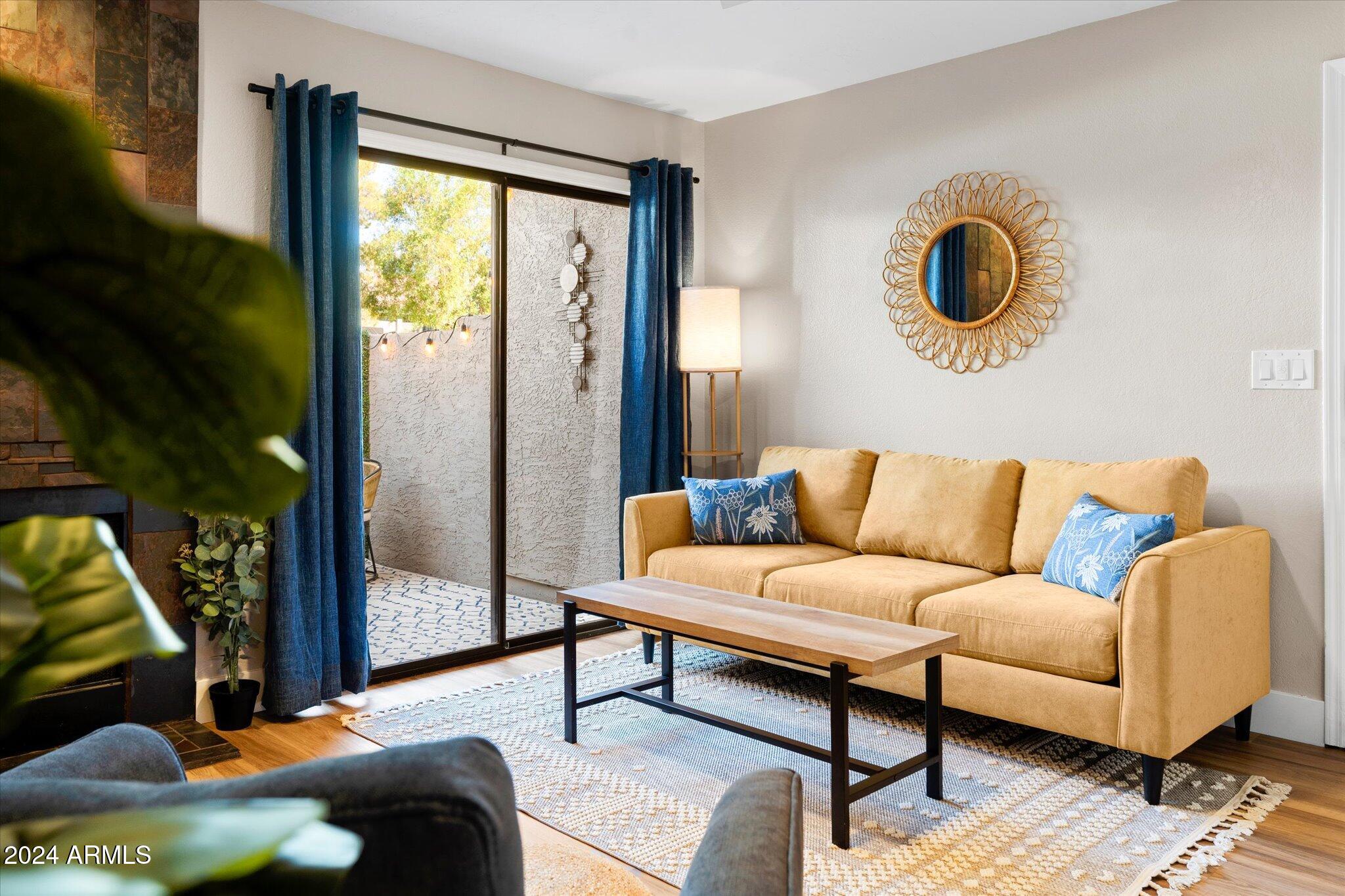 533 W GUADALUPE Road 1063