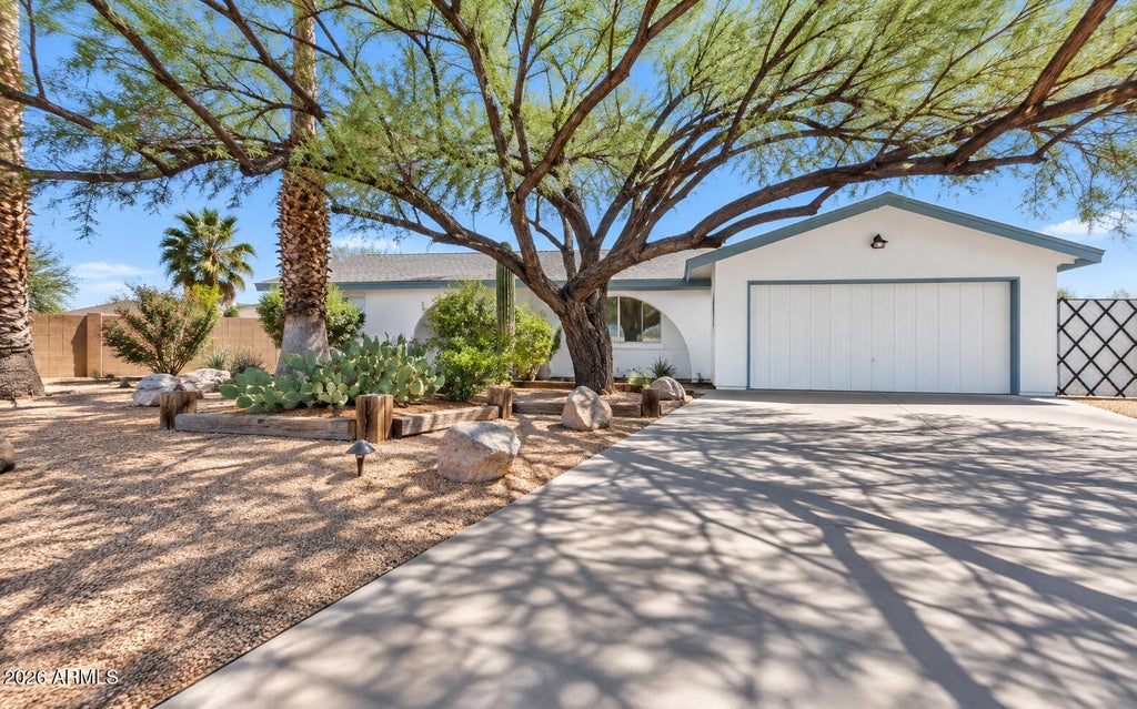 Photo of 161 W 15th Avenue, Apache Junction, AZ 85120 (MLS # 7081229)