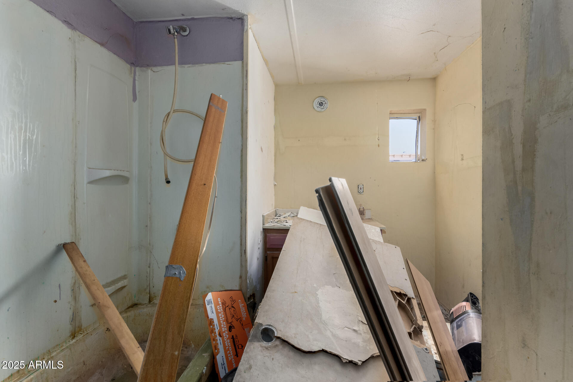 10121 E BOISE Street