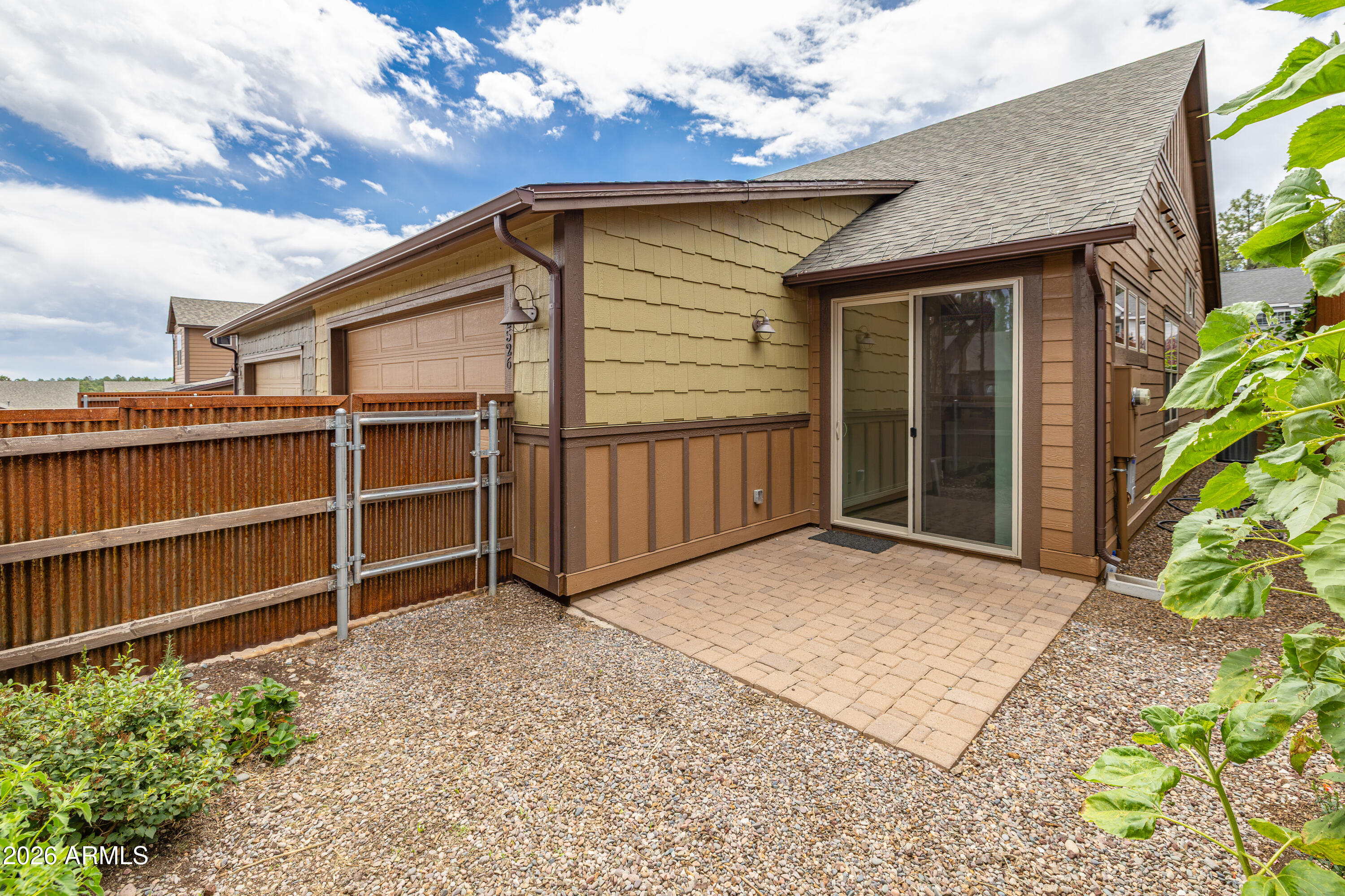 2526 W Josselyn Drive