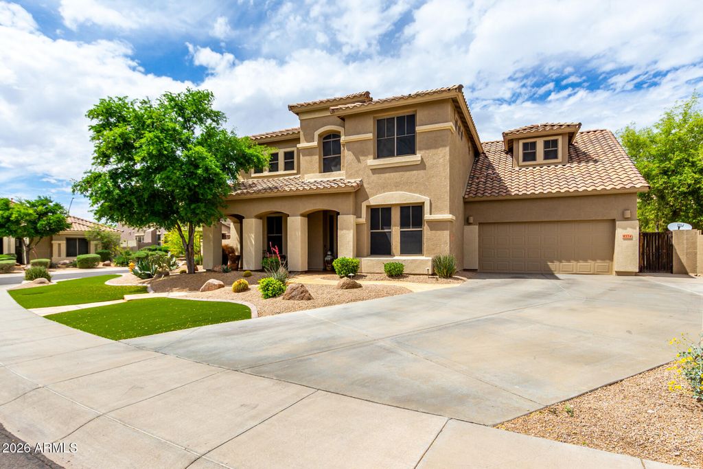 Photo of 8374 W Rosewood Lane, Peoria, AZ 85383 (MLS # 6997361)