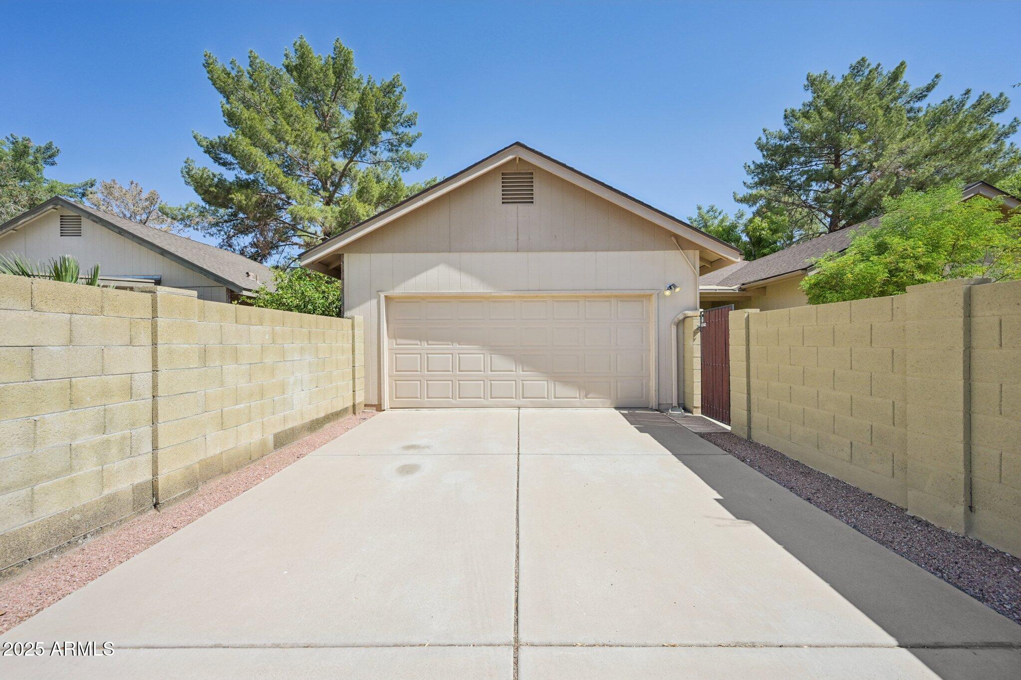 Homes for Sale in Queen Creek Arizona 2 823 E LEXINGTON Avenue