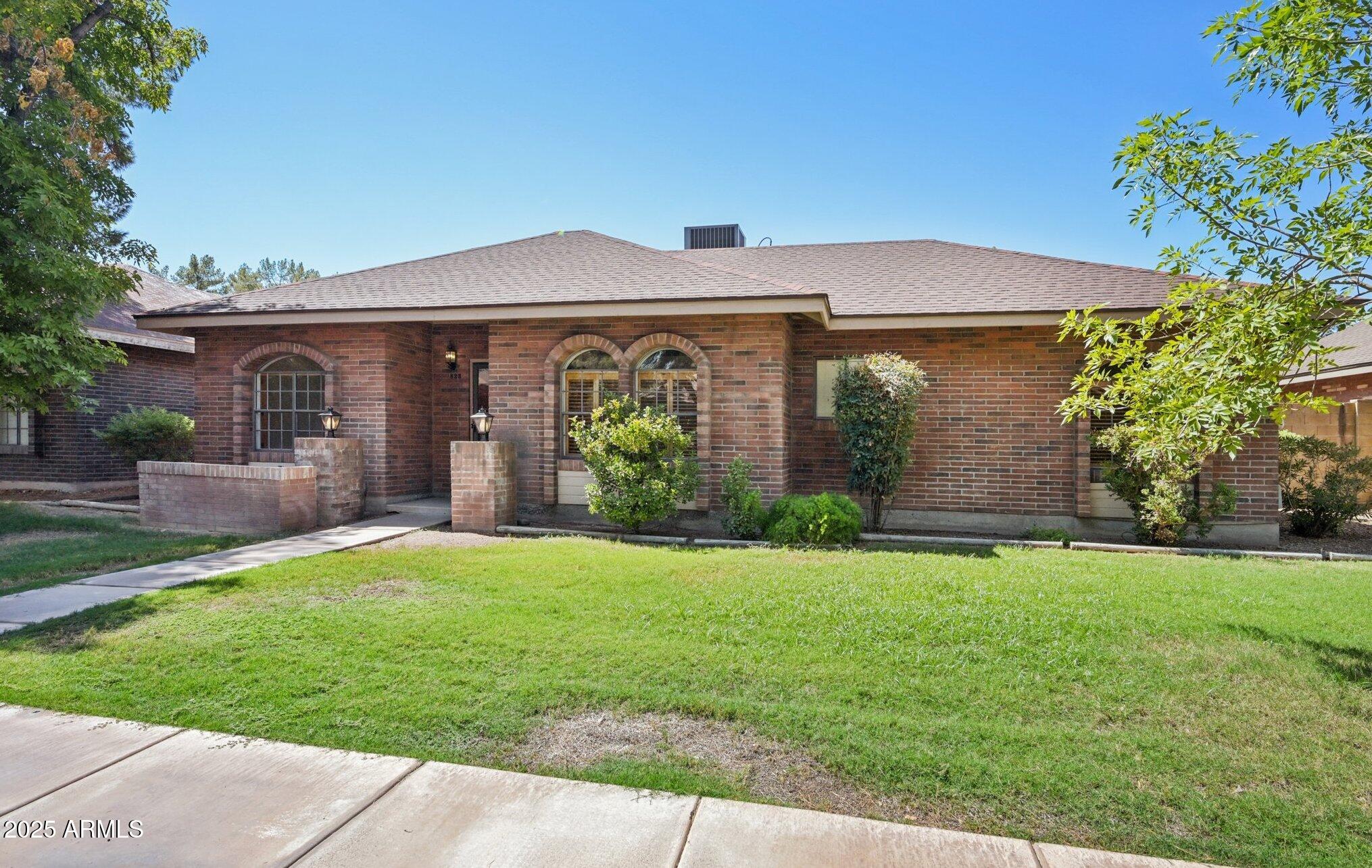 Homes for Sale in Queen Creek Arizona 1 823 E LEXINGTON Avenue