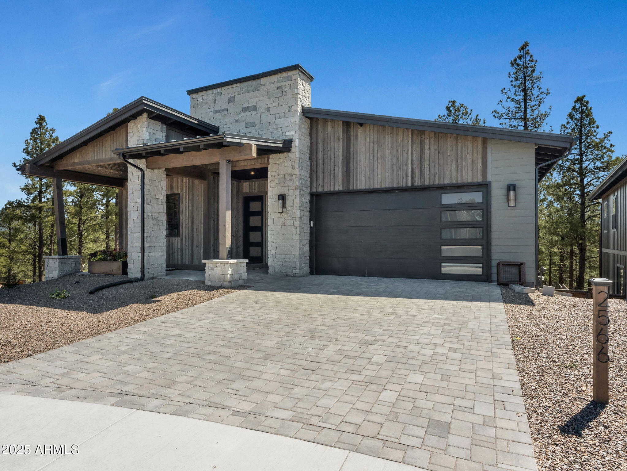 2566 S COTTONROSE Lane