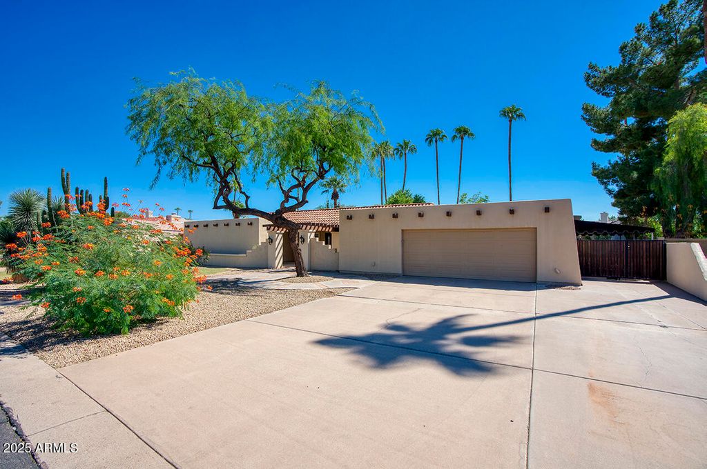 Photo of 201 E Citation Lane, Tempe, AZ 85284 (MLS # 6968451)