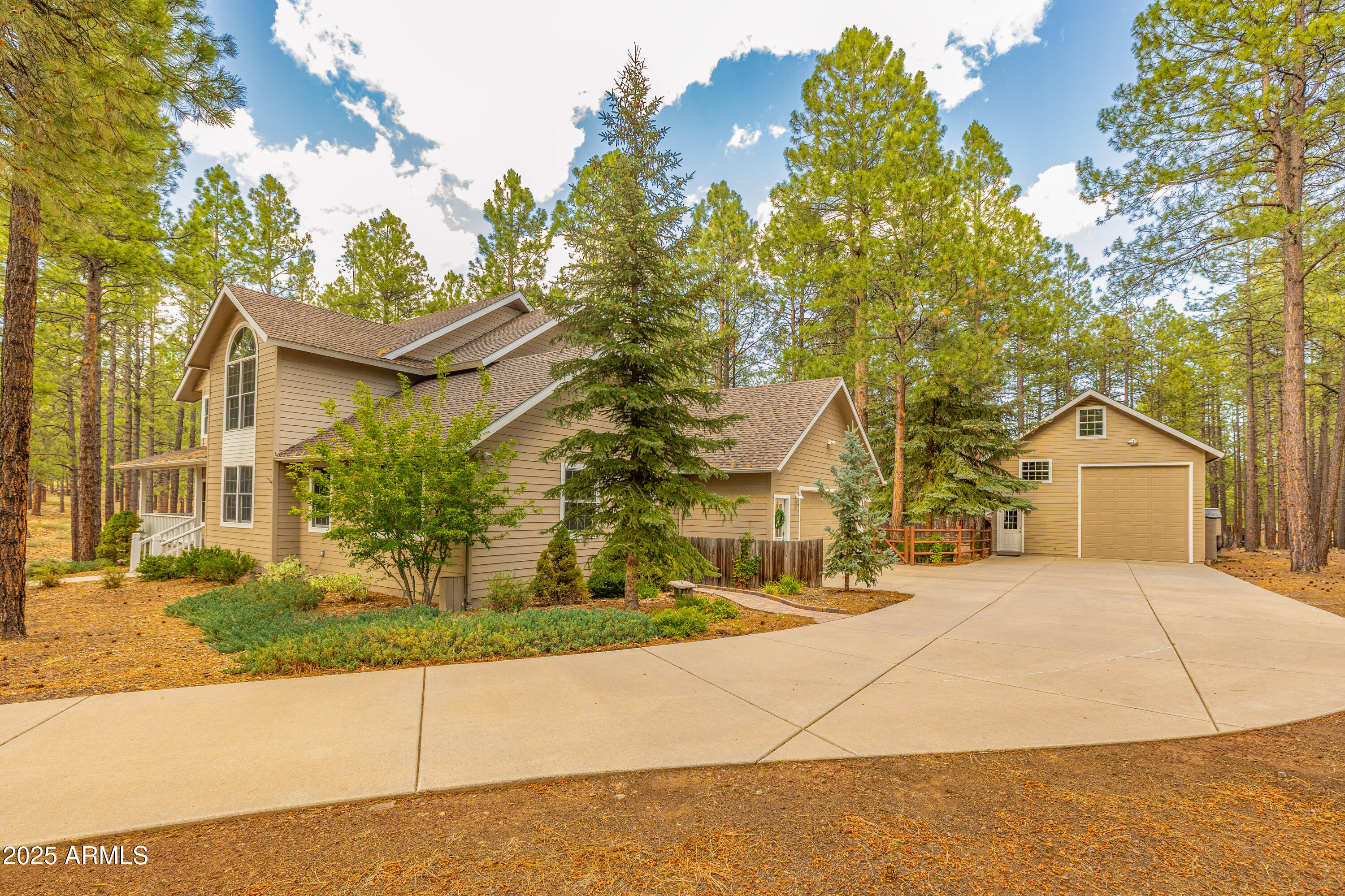 3948 WESTWOOD Circle