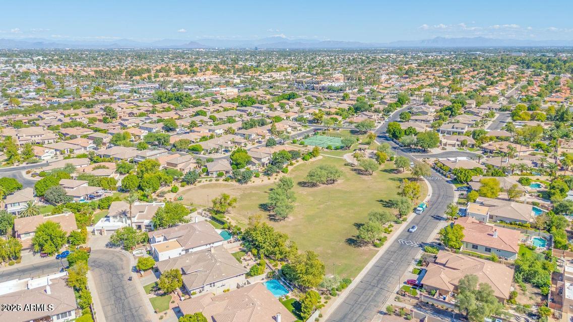 Properties 4 616 E KRISTA Way