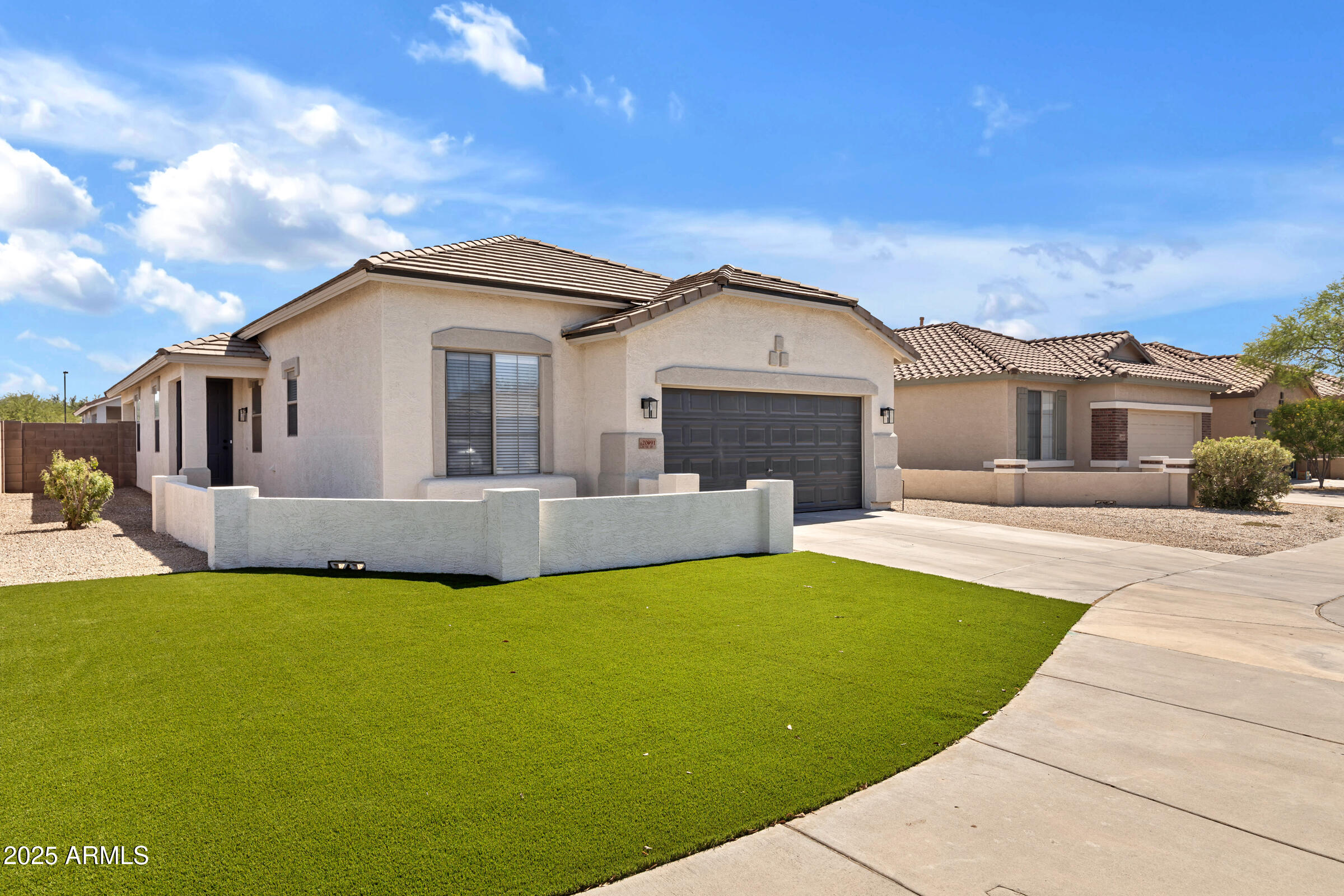 20991 E DESERT HILLS Boulevard