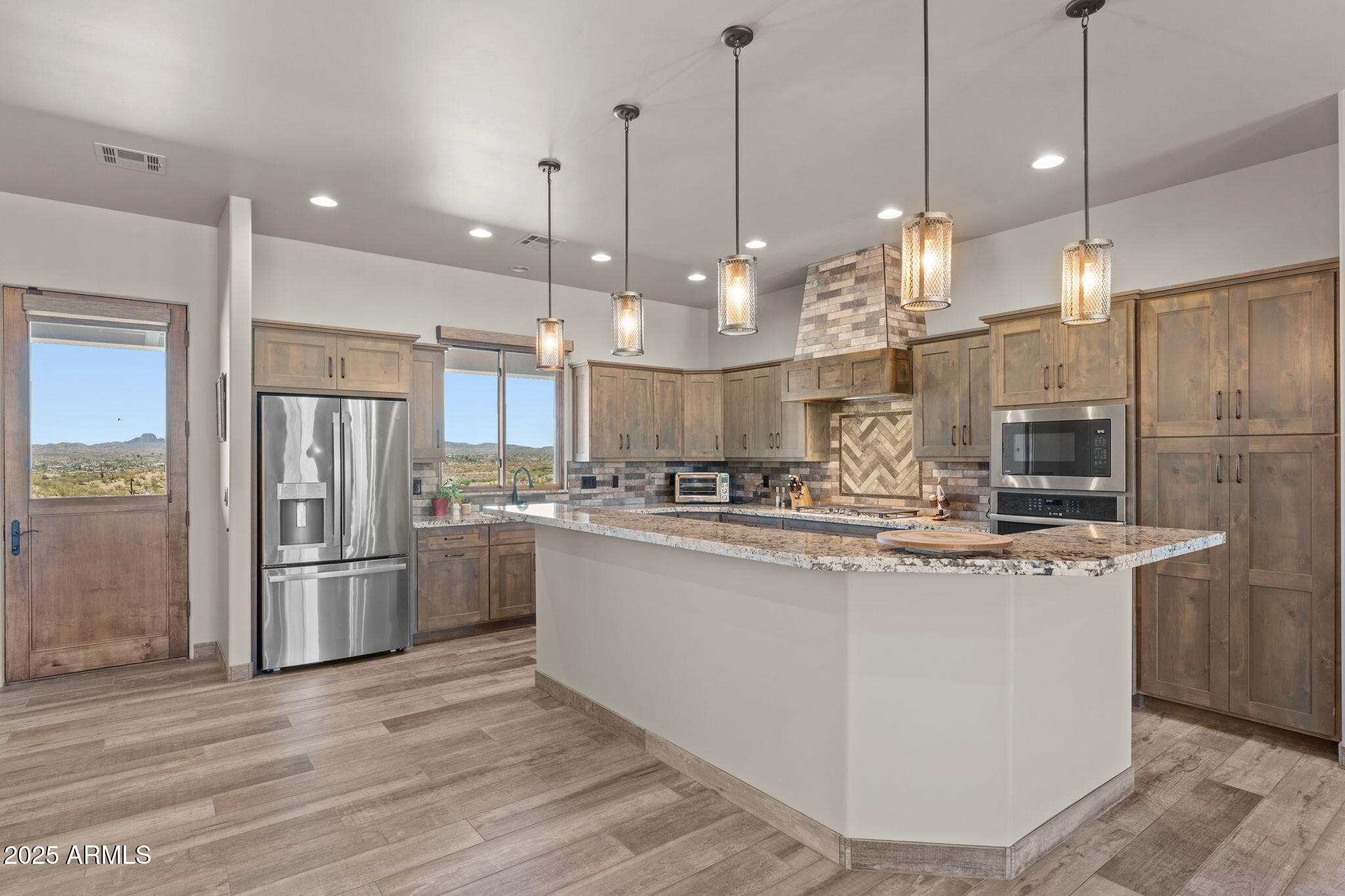 85 E MOSEY Way