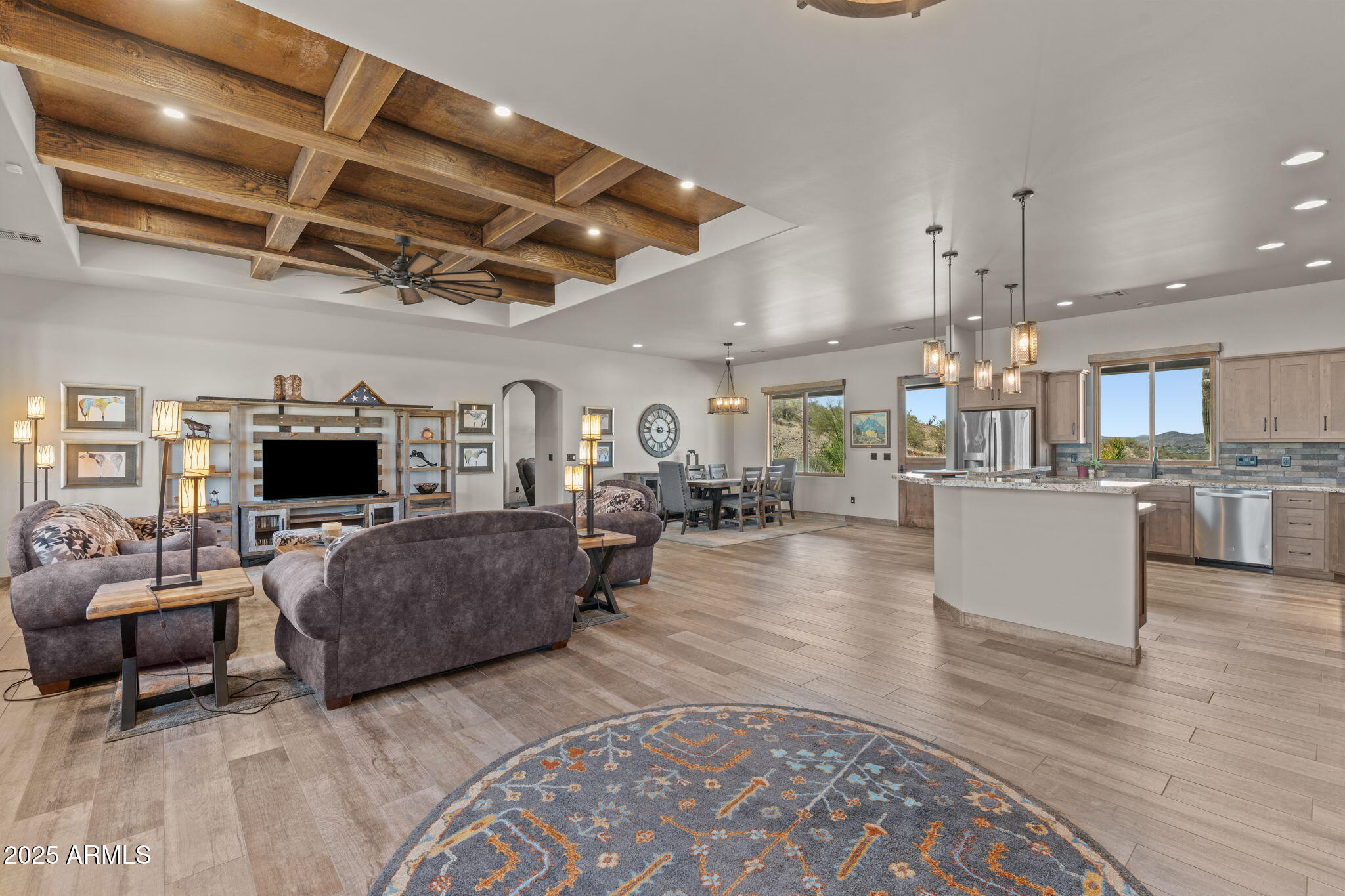 85 E MOSEY Way