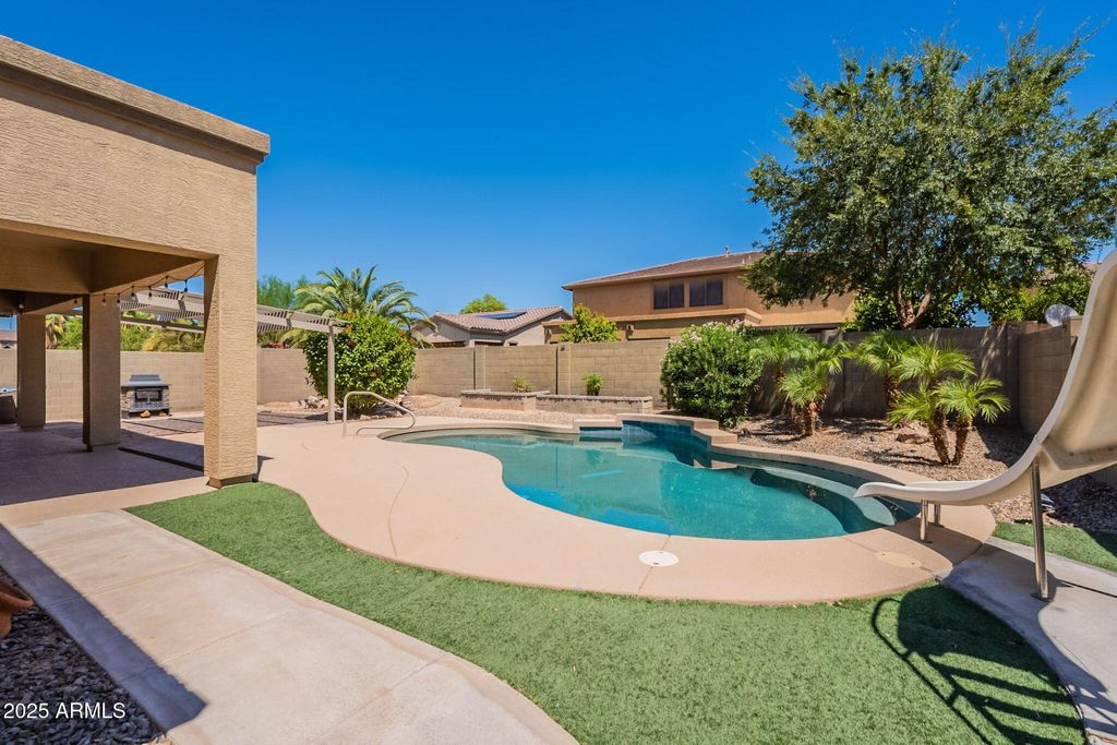 Photo of 266 W Blue Lagoon Drive, Casa Grande, AZ 85122 (MLS # 6897442)